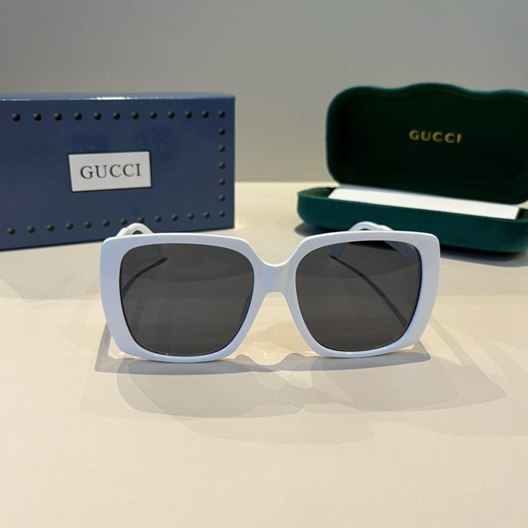 Gucci Round Frame Sunglasses