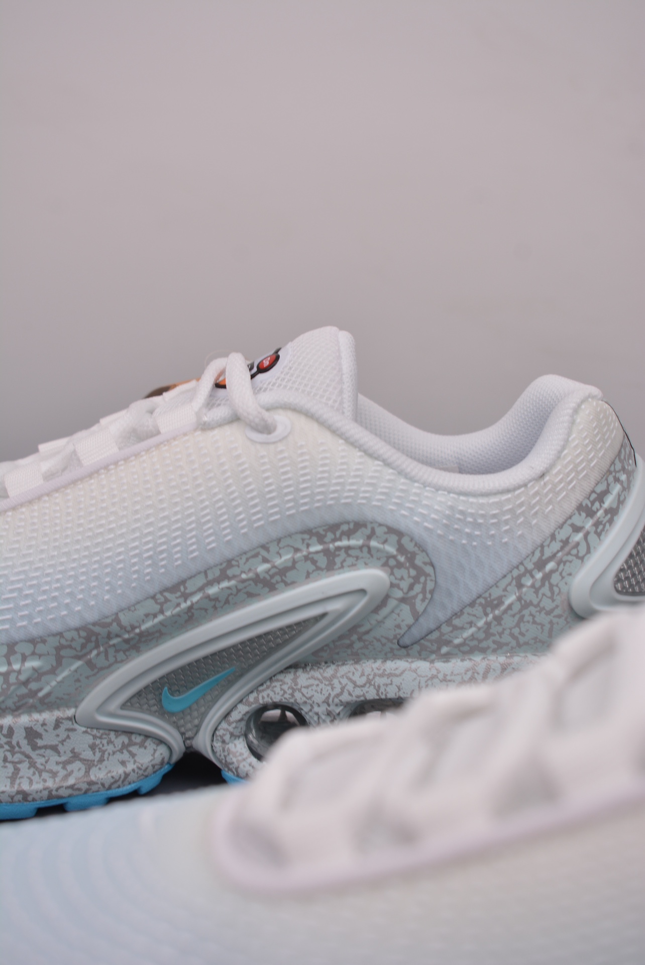 Nike Air Max Dn air cushion running shoes HM5653-440