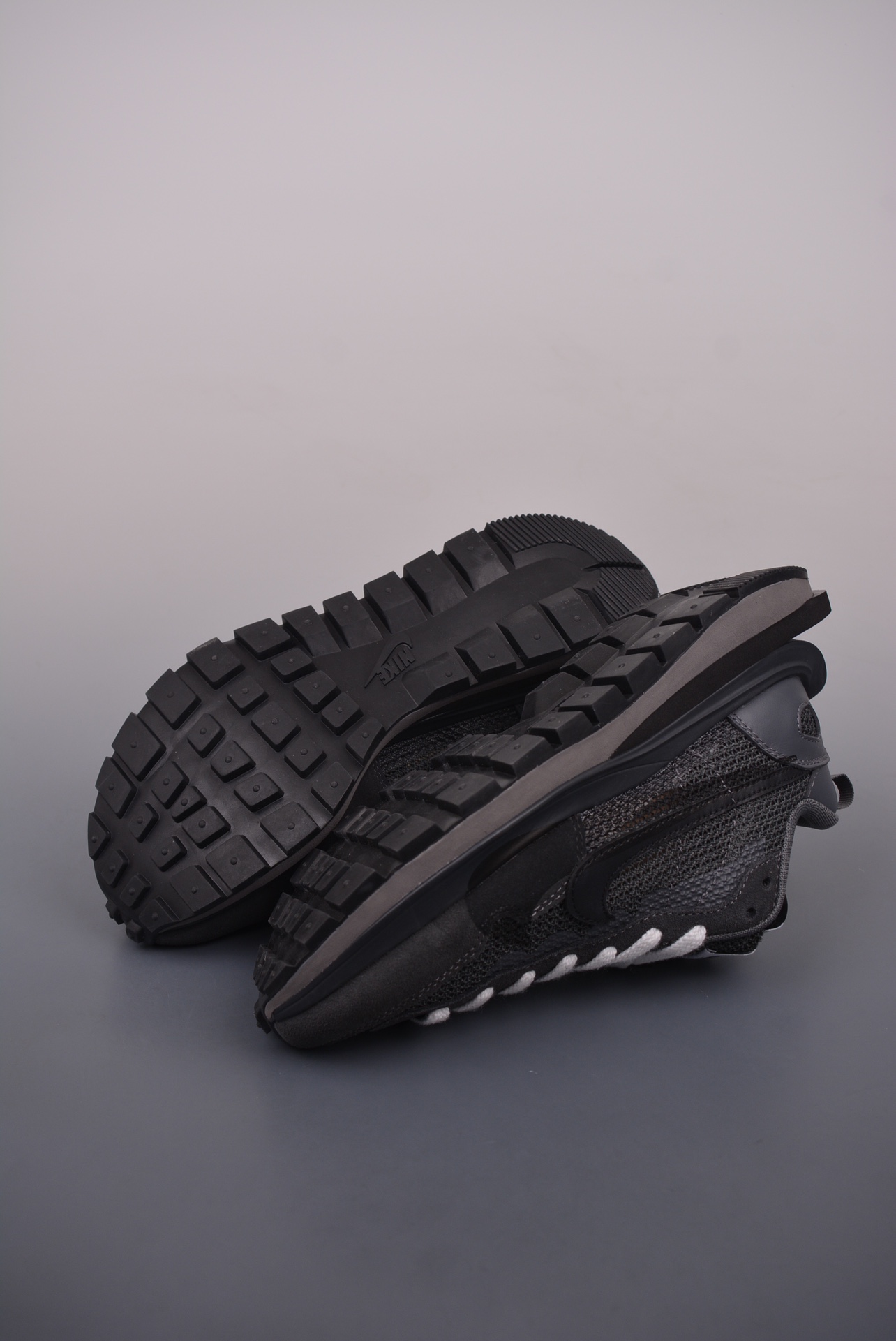 Sacai x Nike VaporWaffle 3.0 Charcoal Grey Black CV1363-105