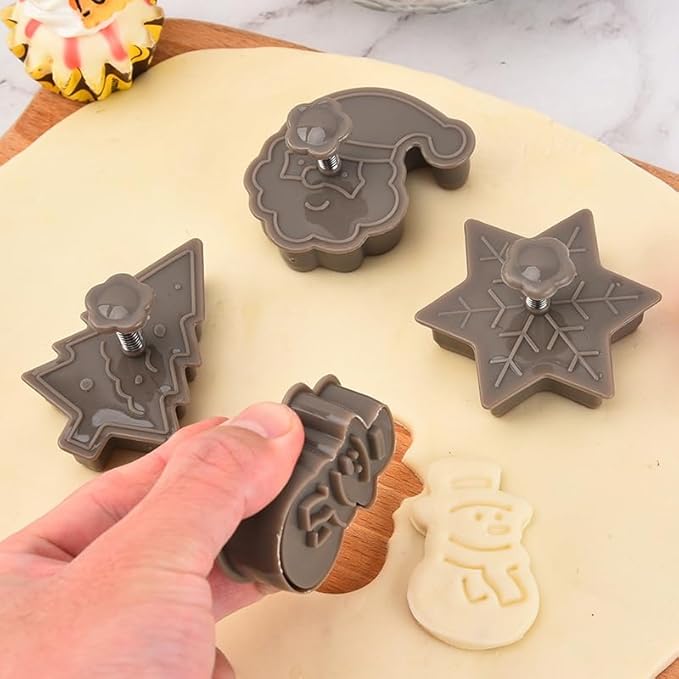 🍪🍪4 Piece Christmas Cookie Plastic Spring Cookie Mold Set