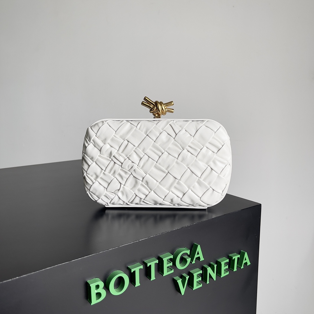 Bottega Veneta Knot woven evening bag 717622