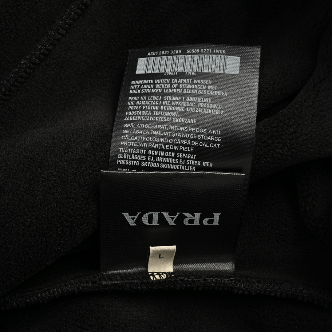 Prada 24Fw embroidered metal triangle logo laminated pockets fleece trousers