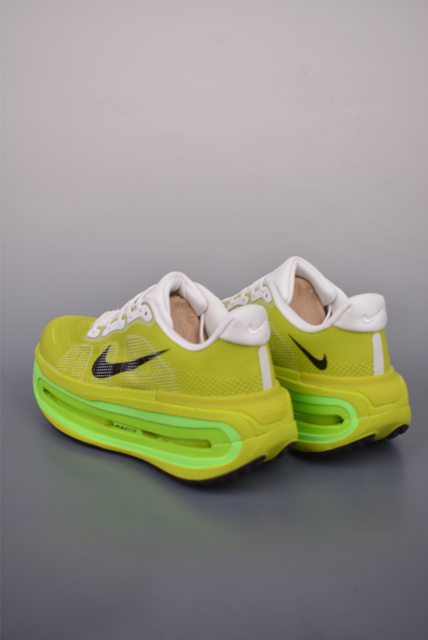 Nike Vomero premium Air running shoes HQ2050-558
