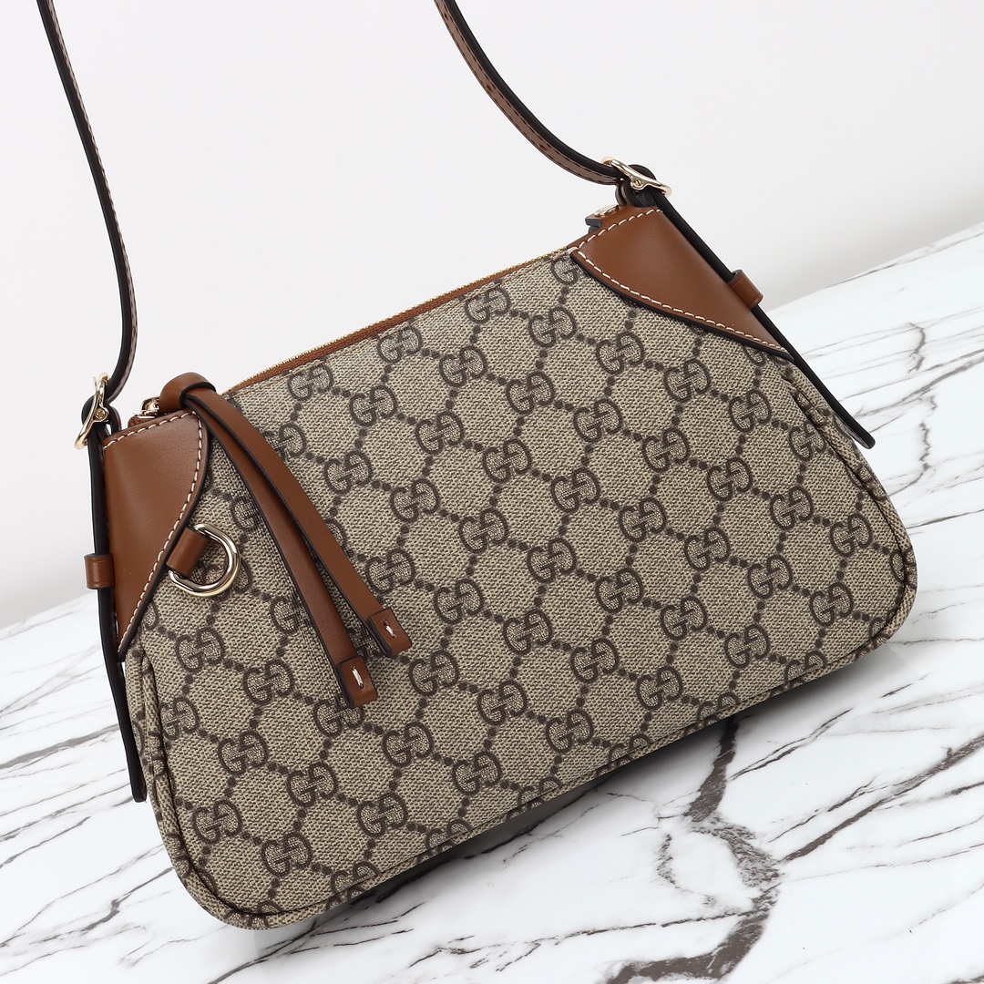 Gucci GG Emblem small shoulder bag 815218 FAEAA 9762