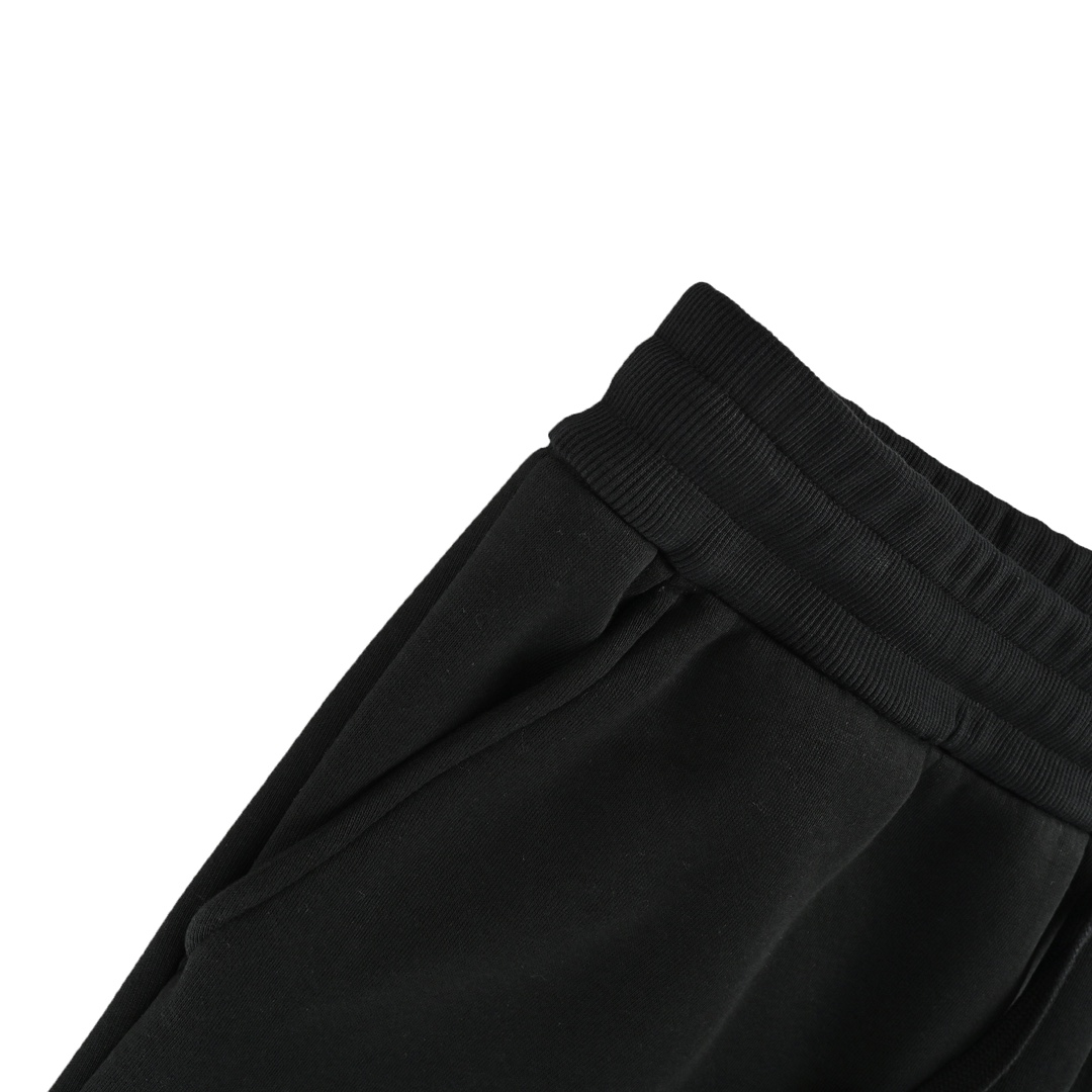 Prada 24Fw embroidered metal triangle logo laminated pockets fleece trousers