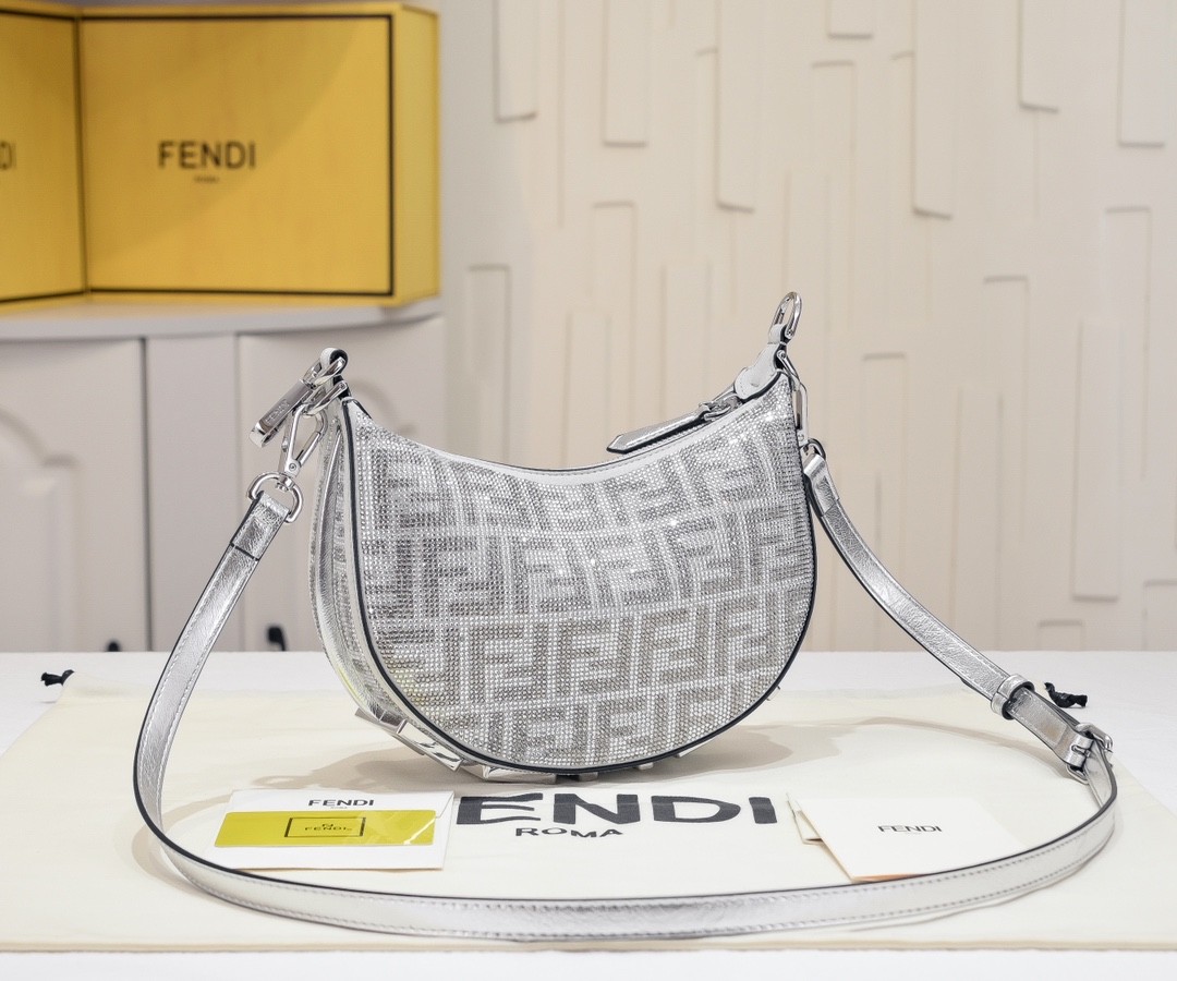 FENDI praphy underarm bag 1009