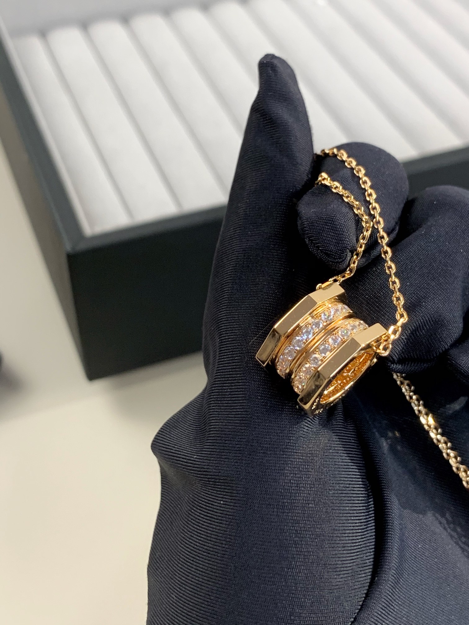 Cartier screw necklace