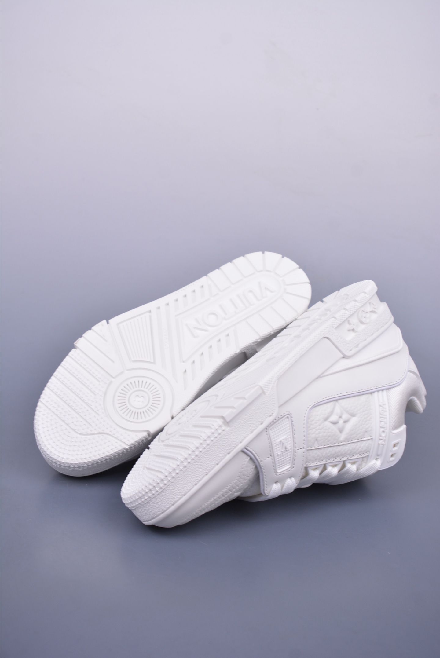 Louis Vuitton Trainer Sneaker Low 