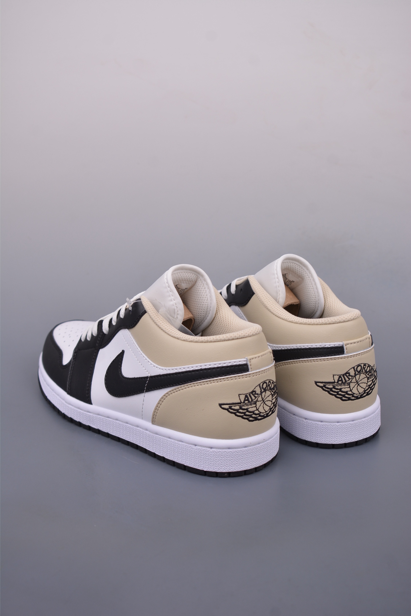 Nike Air Jordan 1 Retro Low OG AJ1 basketball shoes black, white and yellow 553558-153
