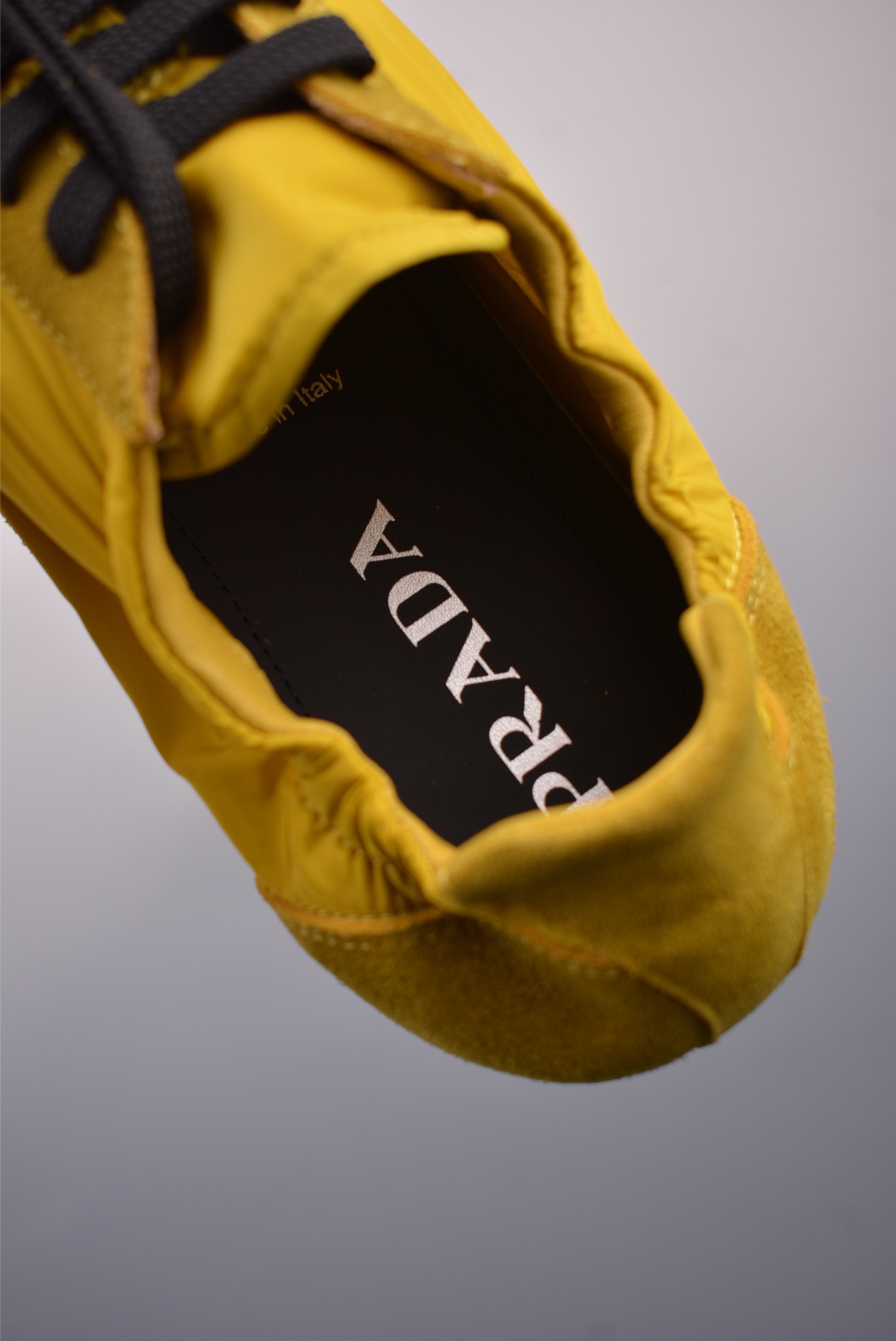 Prada SpringSummer Show Thin-soled Dexterity Shoes Yellow