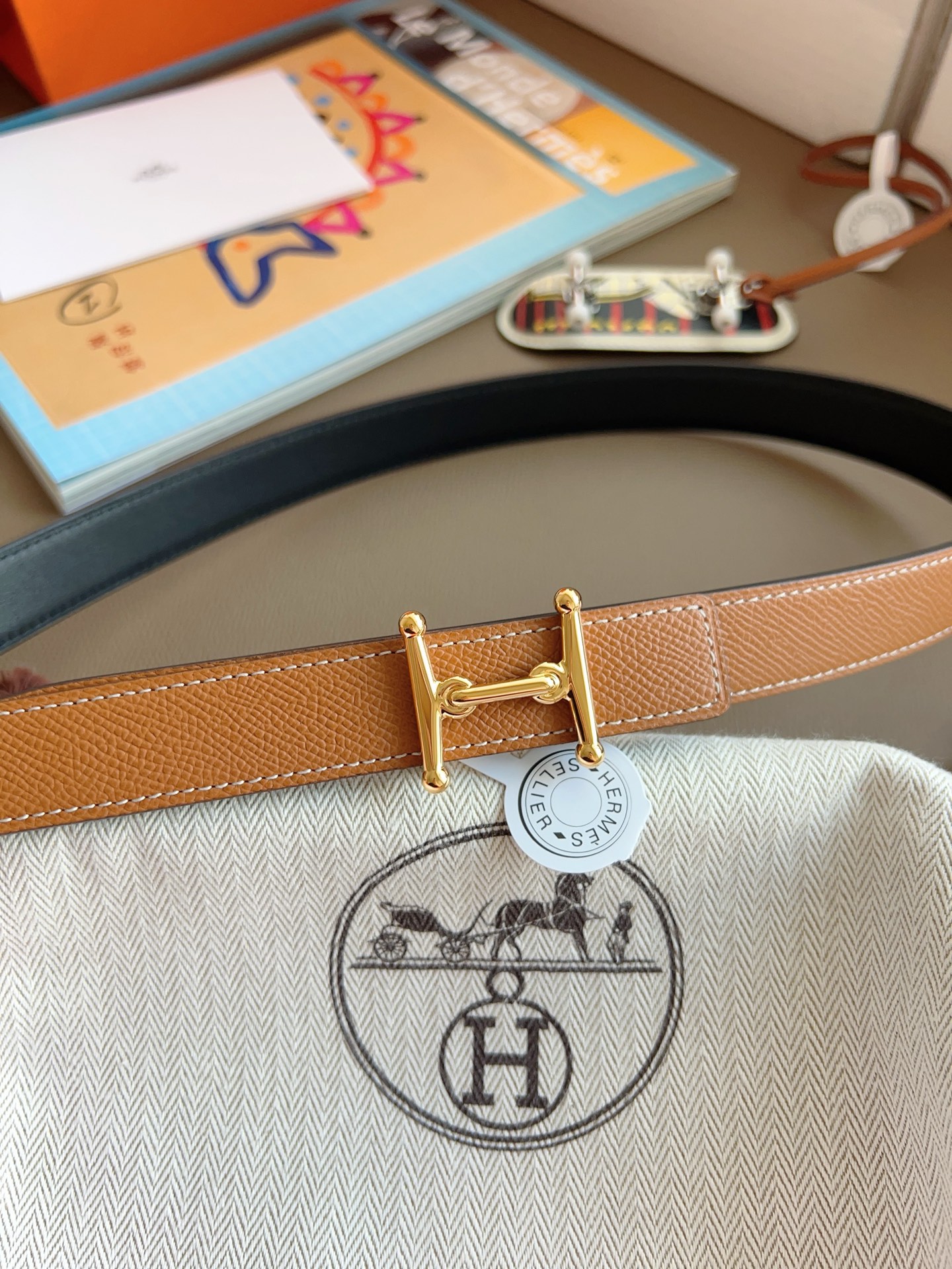 Hermès 2025 New Women's Double-Sided Belt 2.4cm Width