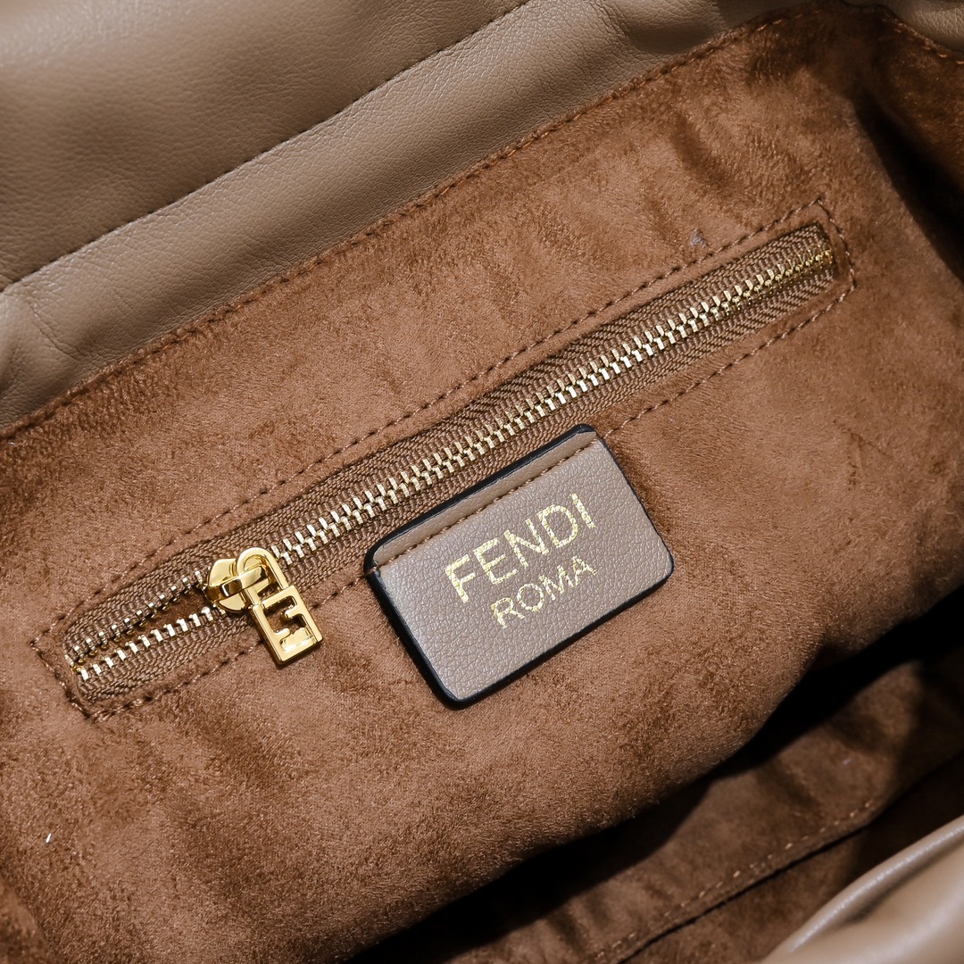 FENDI Mamma Baguette Handbag 83015B108
