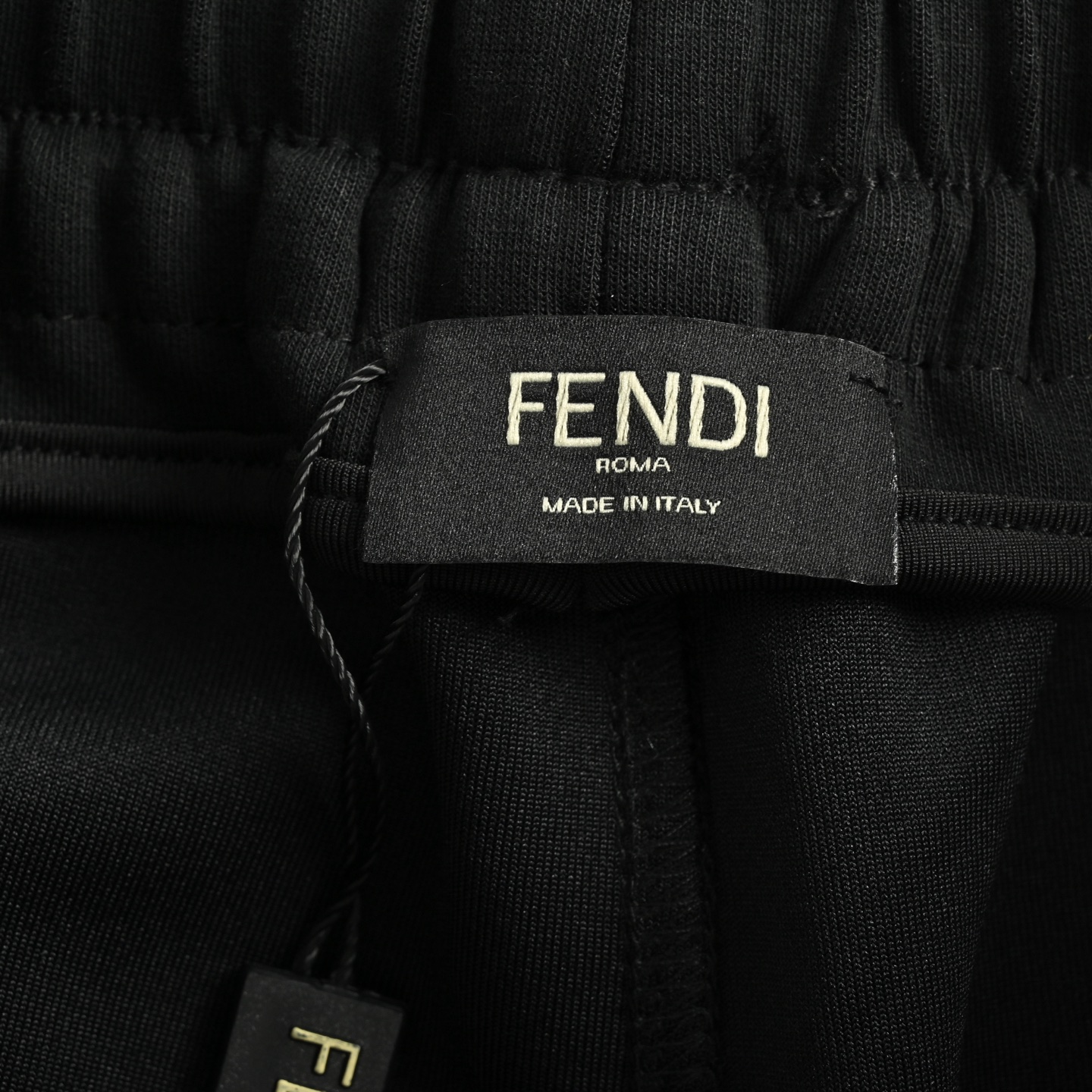 Fendi 25ss laminated zipper pockets with double F shorts
