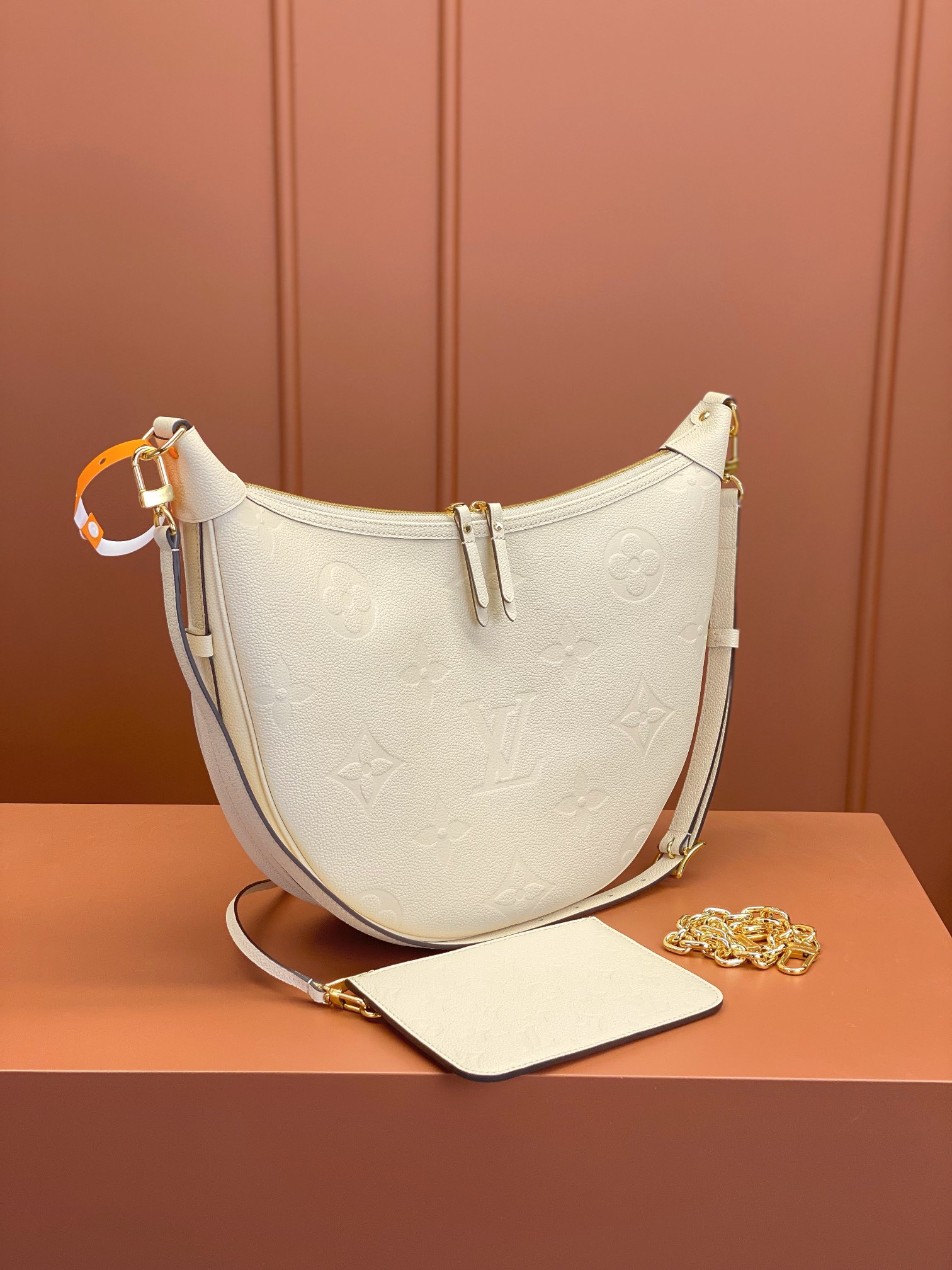 Louis Vuitton LOOP HOBO Handbag M46739