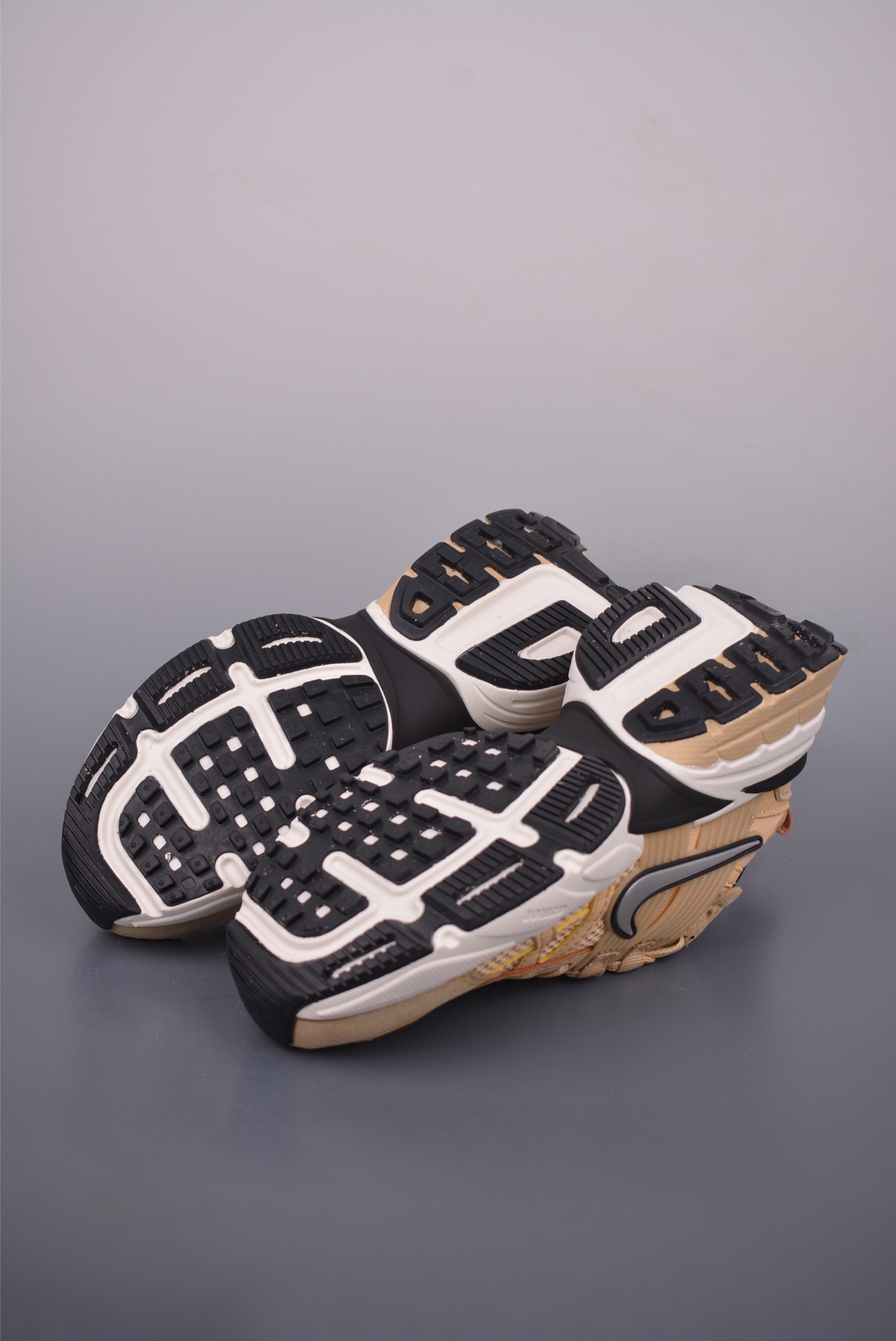 NIKE V2K Runtekk 