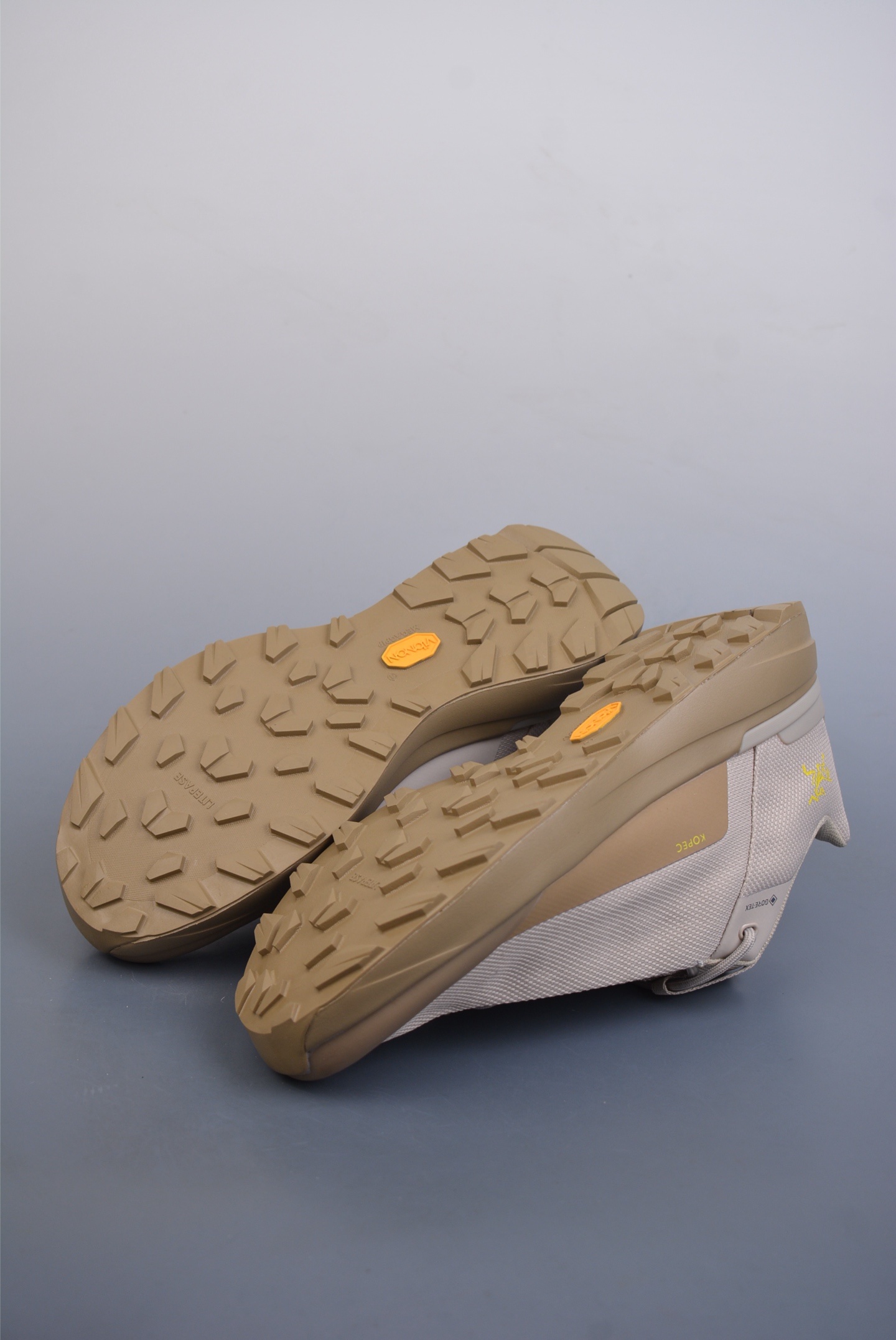 Arc'teryx Aerios FL 2 GTX M Hiking Shoes Desert Yellow 077218