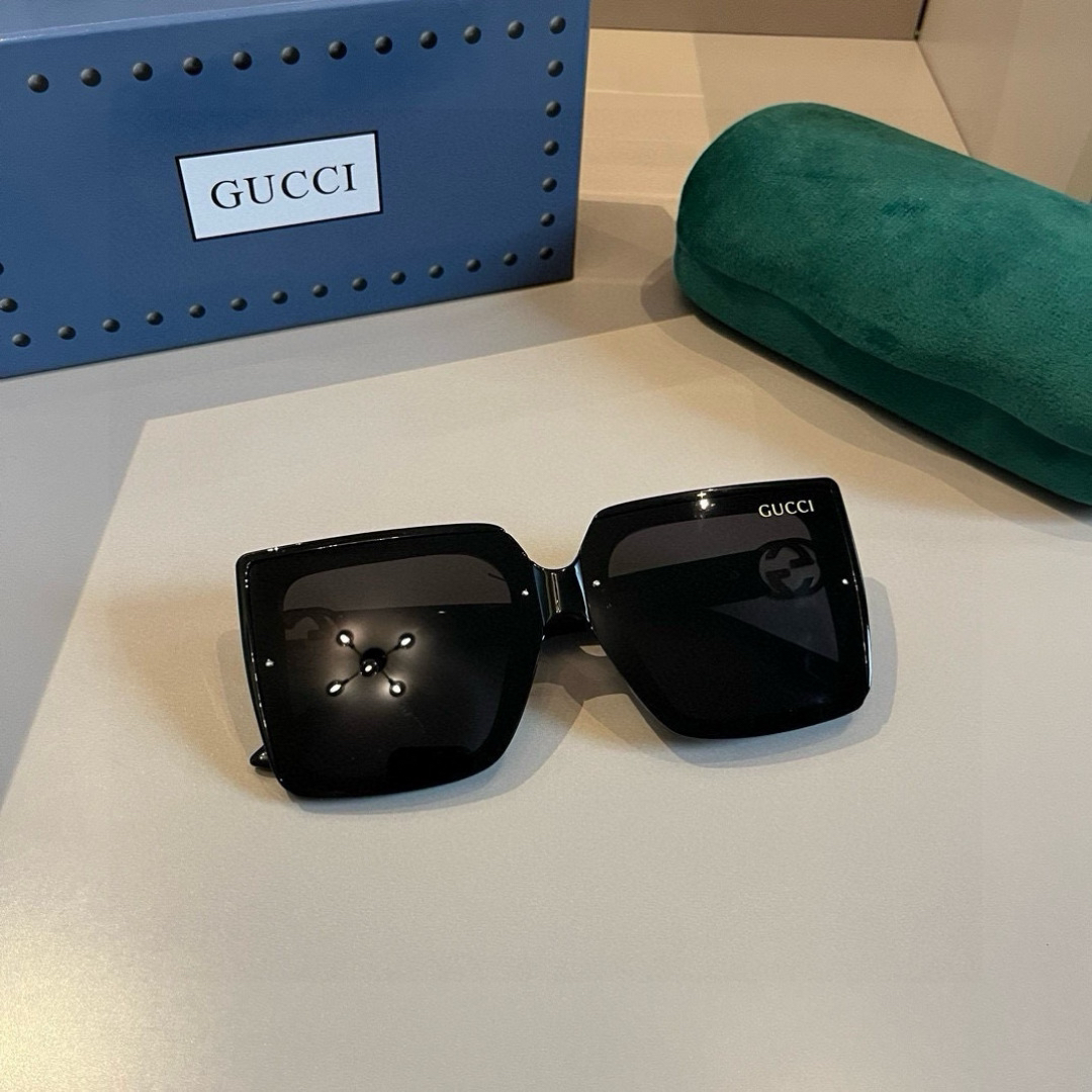 Gucci Round Frame Sunglasses