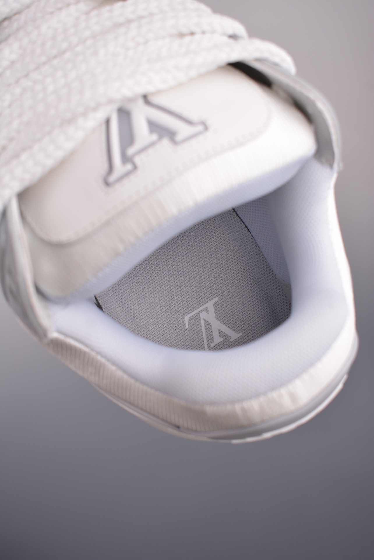 Louis Vuitton Trainer Maxi Low Sneaker White Grey 1ACPPQ