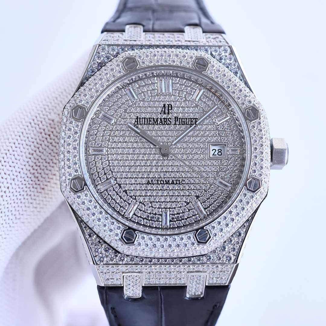 Audemars Piguet Royal Oak Series 15510OR.OO.D002CR.02