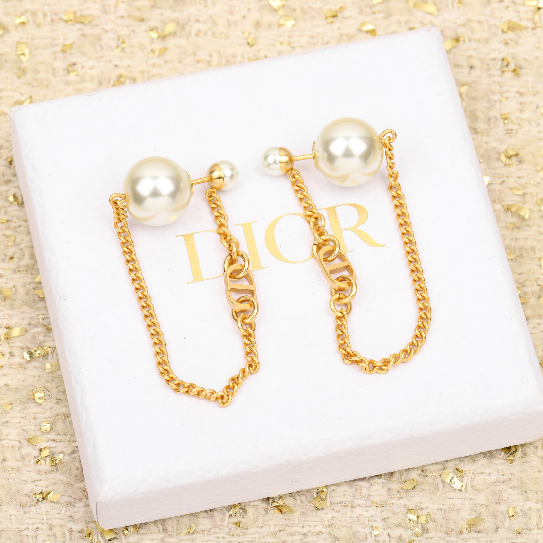 Dior pearl chain earrings
