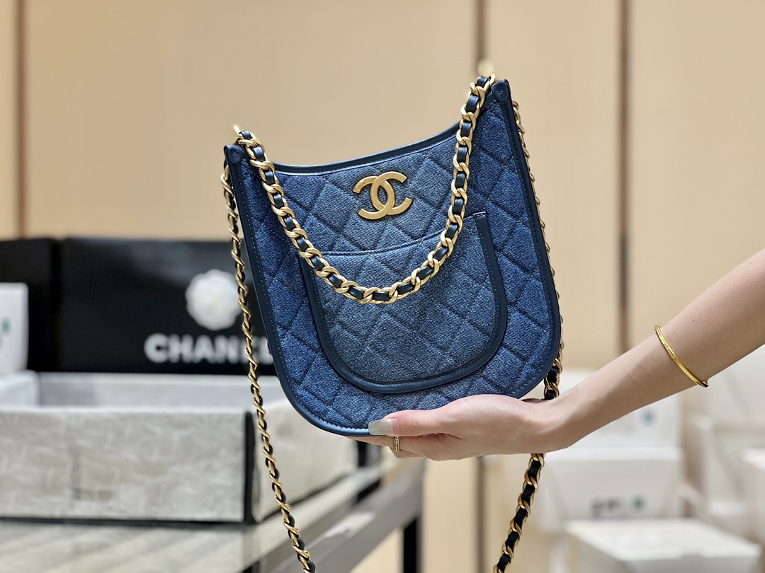 Chanel 24S denim hobo AS4532 00128