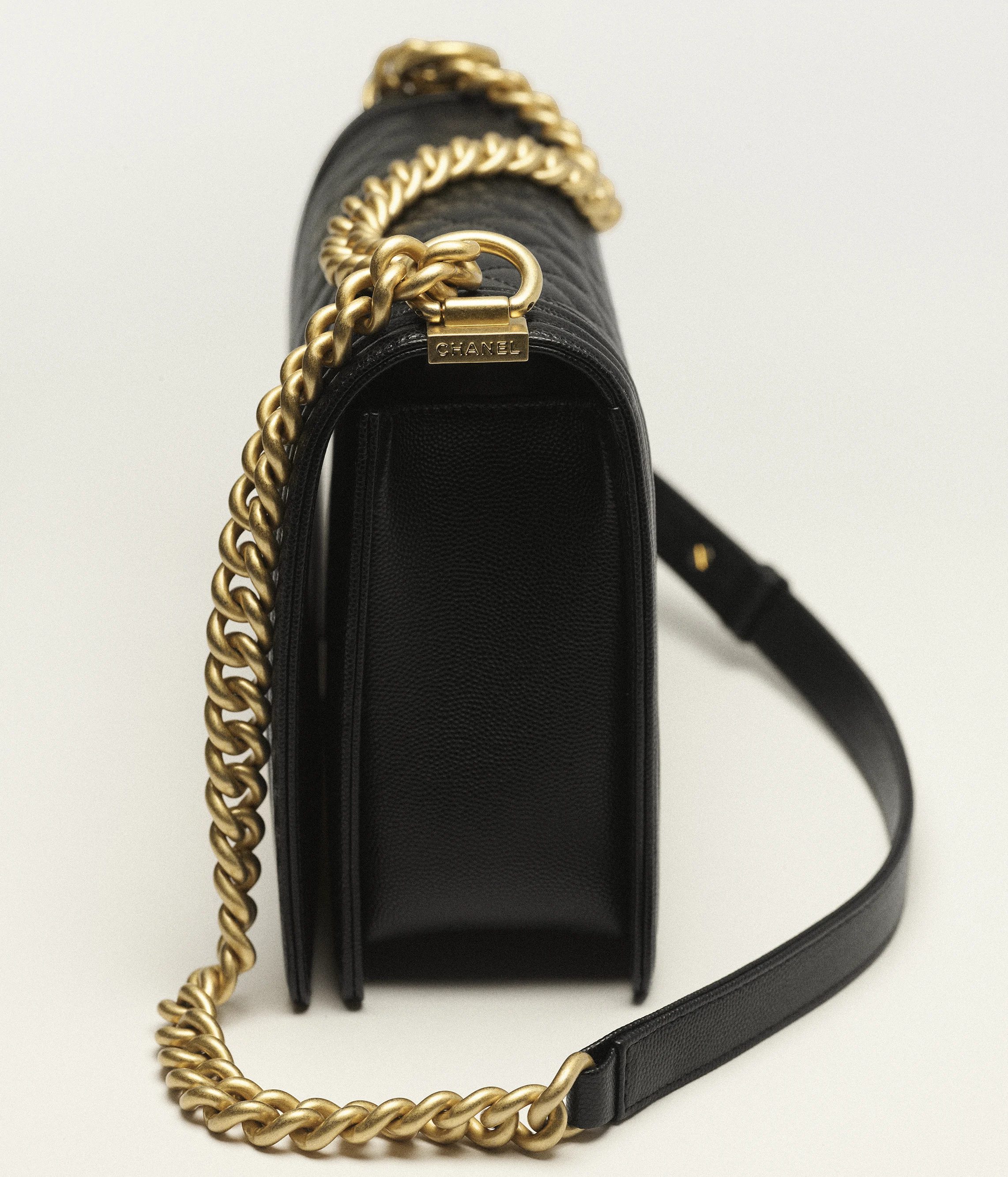Chanel BOY CHANEL Handbag Calfskin & Ruthenium-Finish Metal Black A92193-Y09953-94305