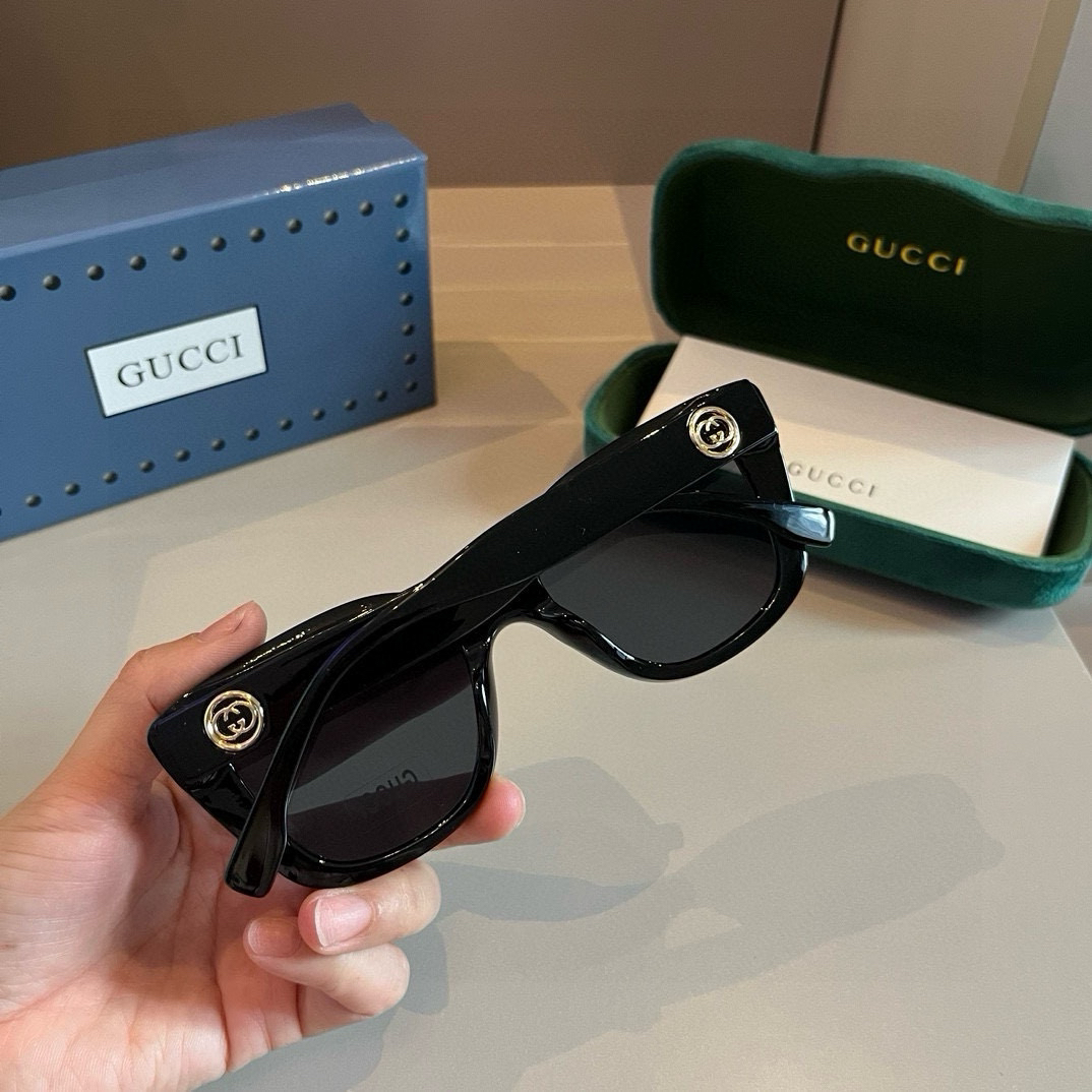 Gucci Round Frame Sunglasses