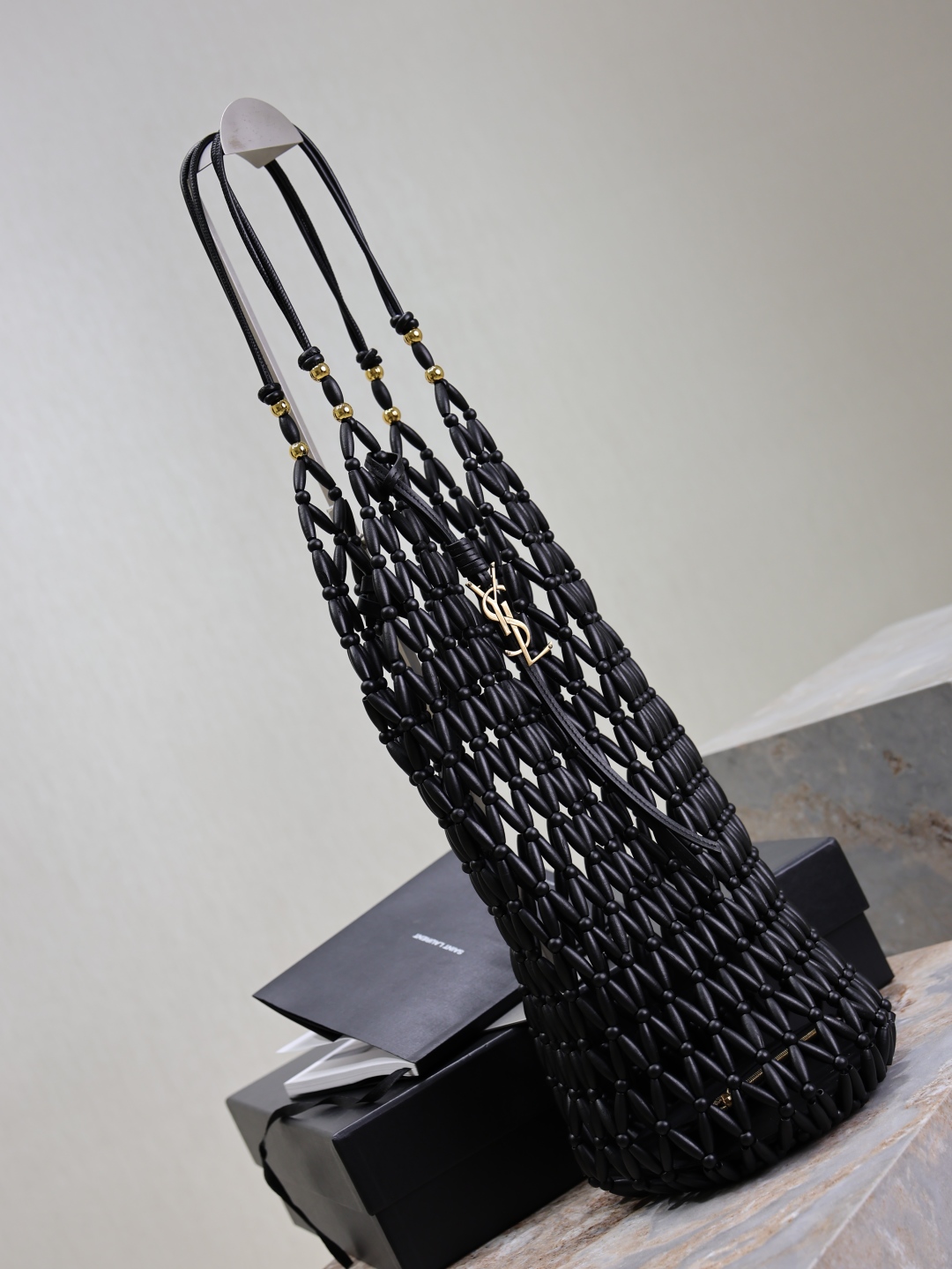 Yves Saint Laurent Bucket Sule bag hand-woven bag 821911