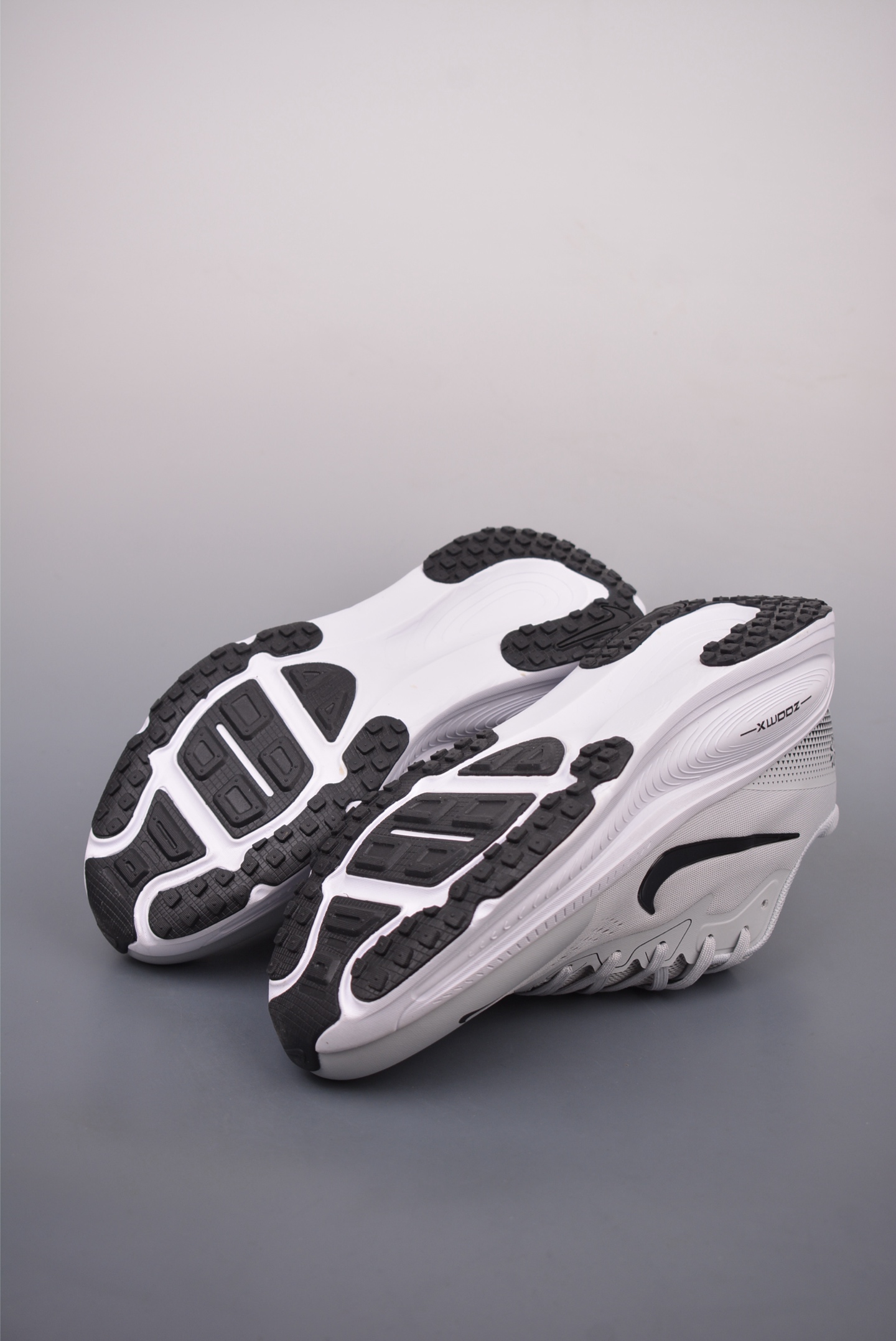 Nike Air Zoom Vomero 18X Grey and Black Hook HM2519-372