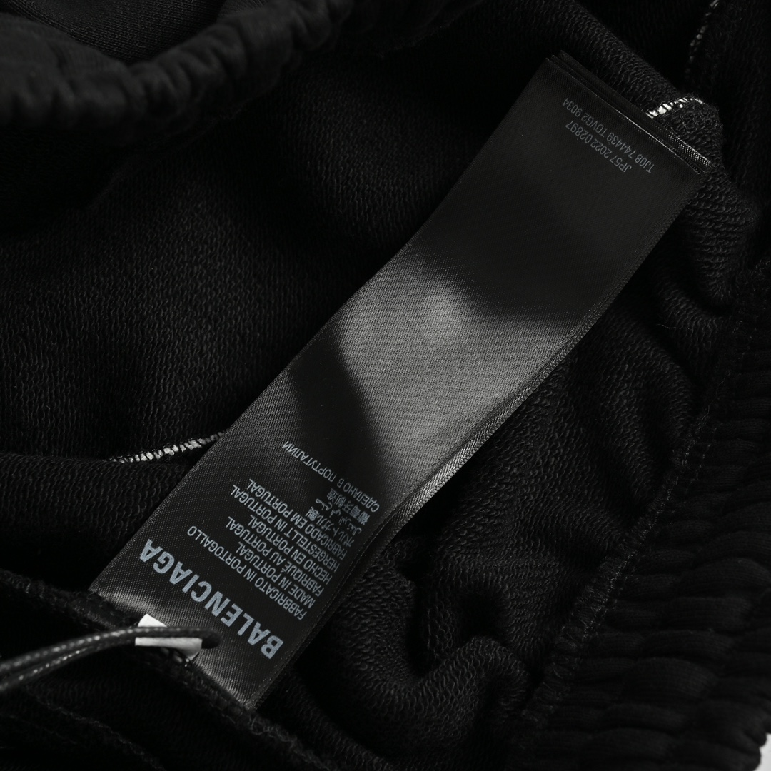 Balenciaga 24ss Manchester United trousers