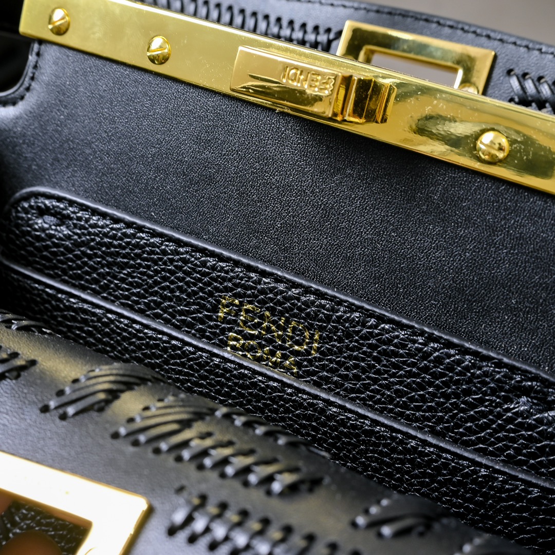 FENDI ekaboo iseeu small bag 3372
