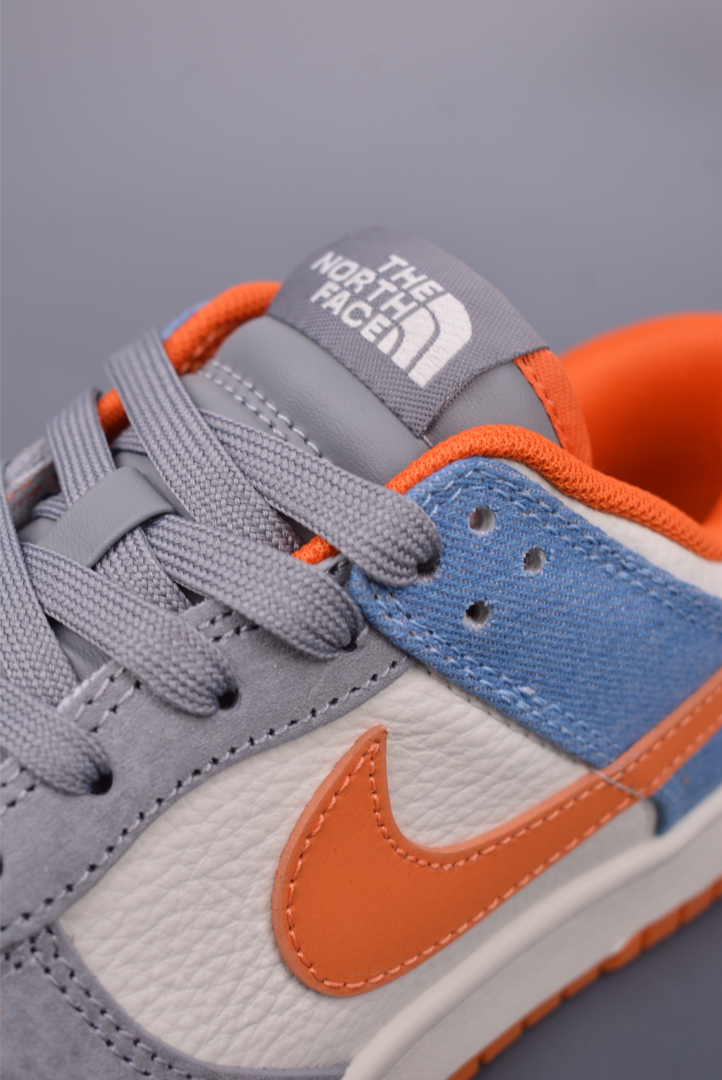 The North Face x Nike SB Dunk Low sneakers Gray, White, Blue and Orange CY5979-112