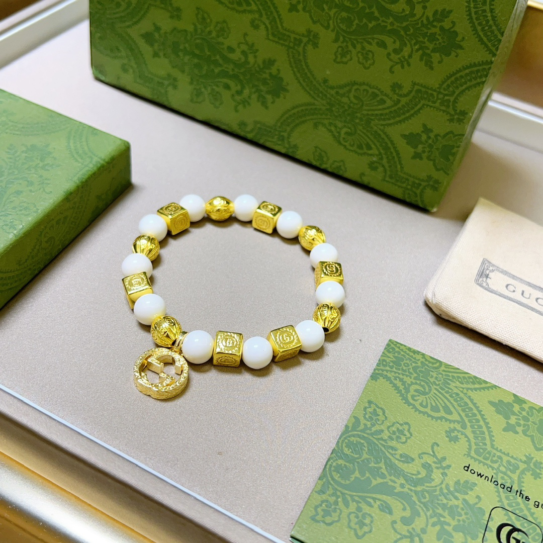 Gucci Natural White Clam Bracelet