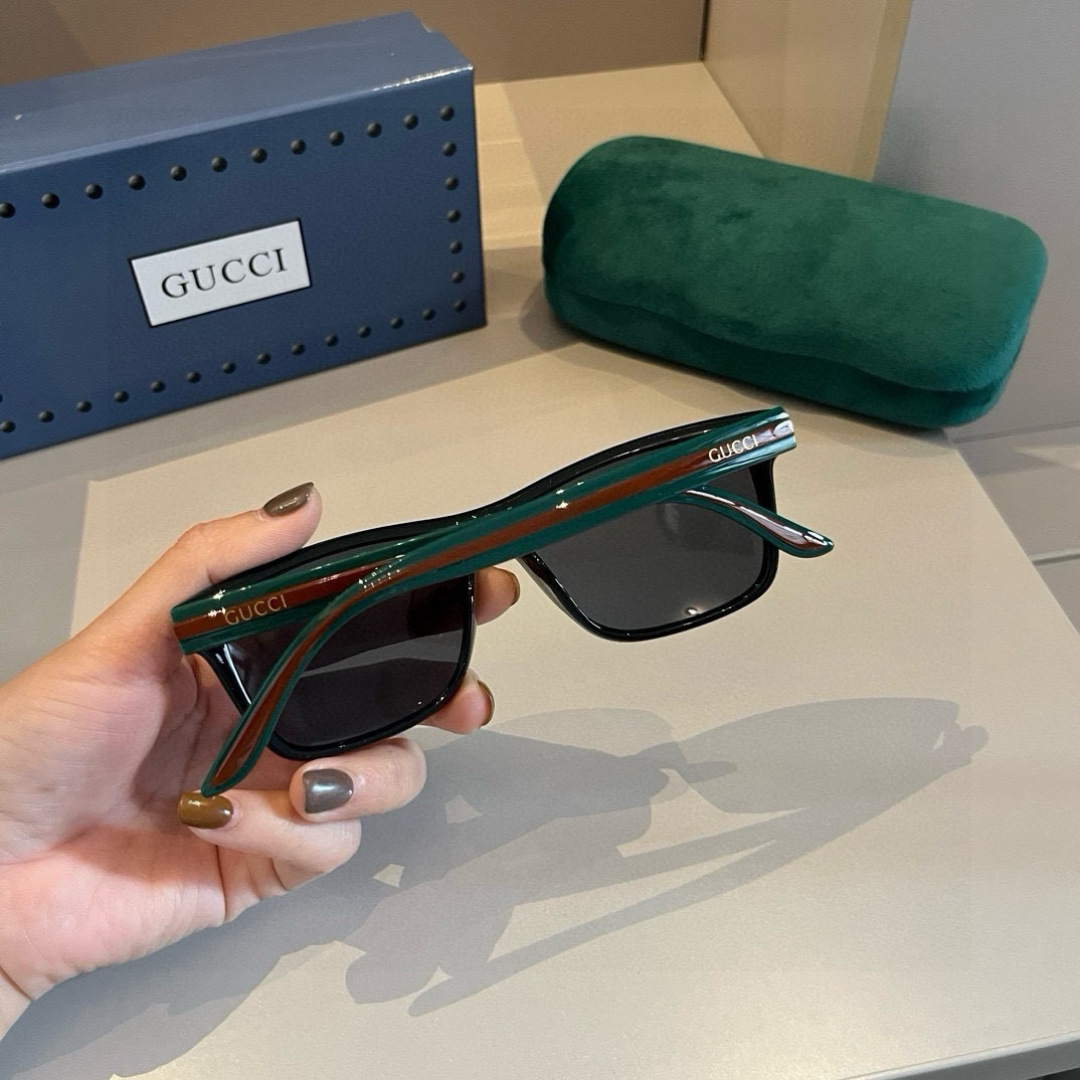 Gucci Round Frame Sunglasses