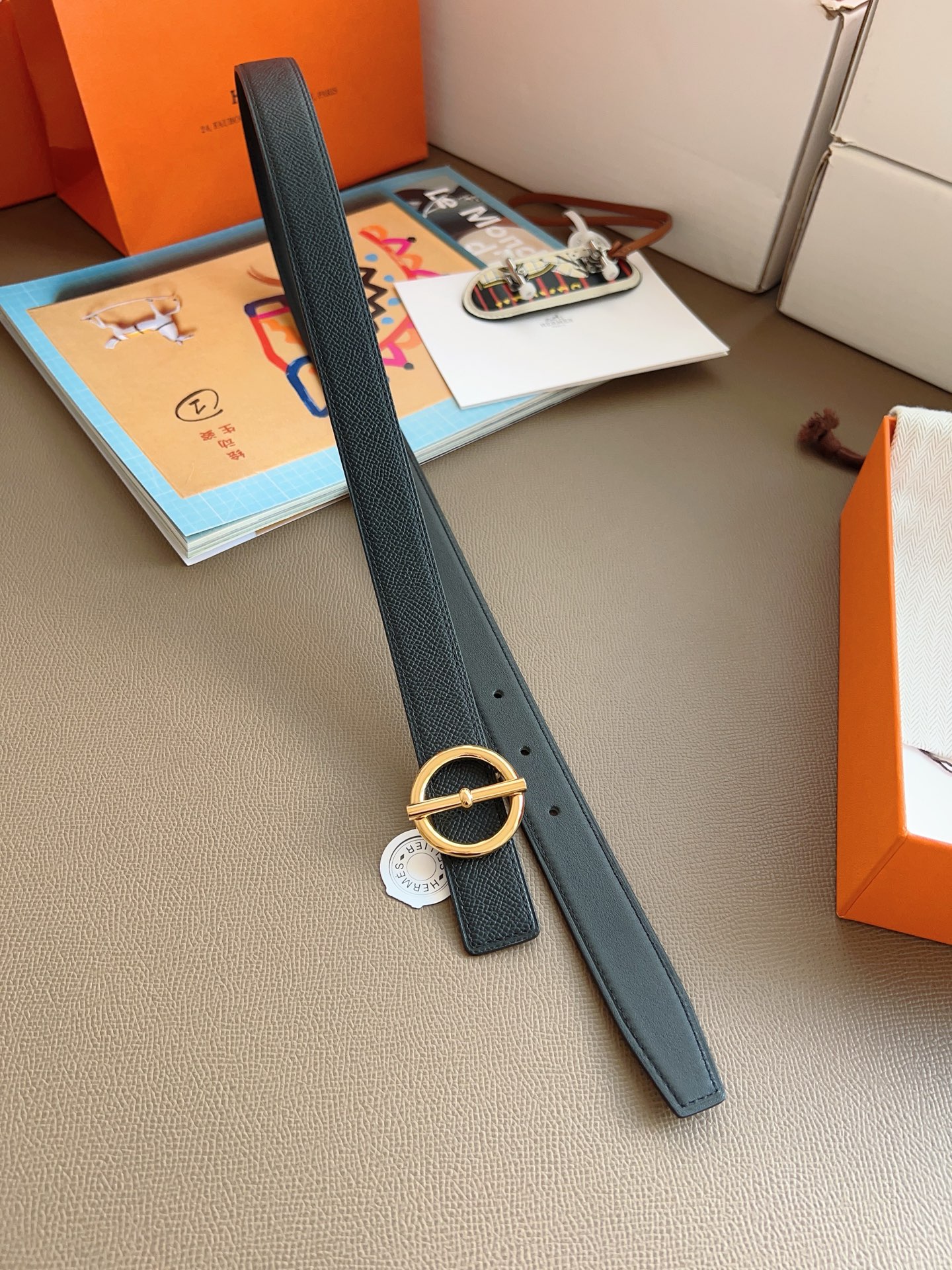 Hermès 2025 New Women's Double-Sided Belt 2.4cm Width
