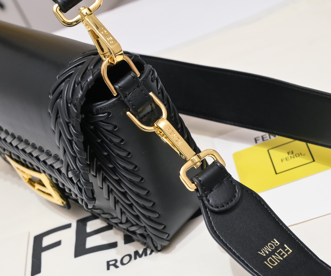 FENDI Baguette Medium Handbag 7714