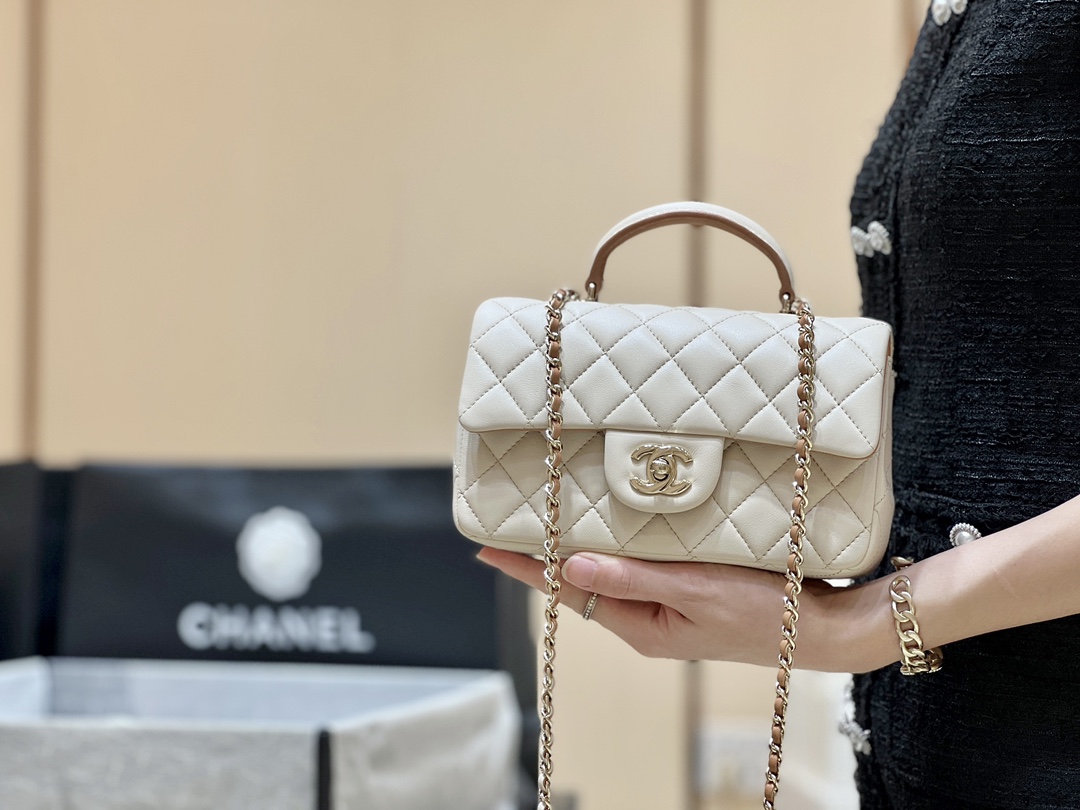 Chanel 23S cf mini handle AS2431