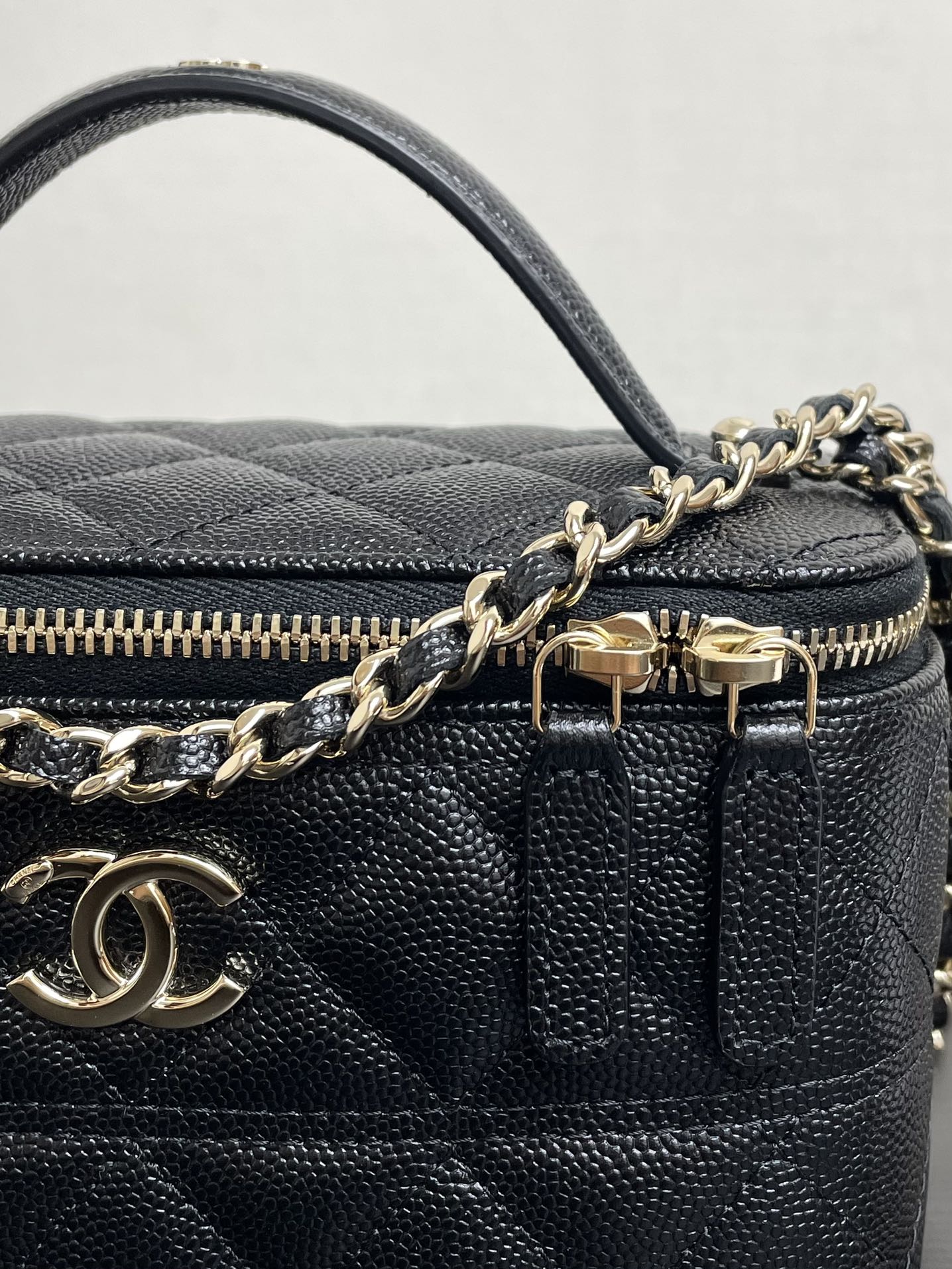 Chanel 25C cosmetic bag 99440