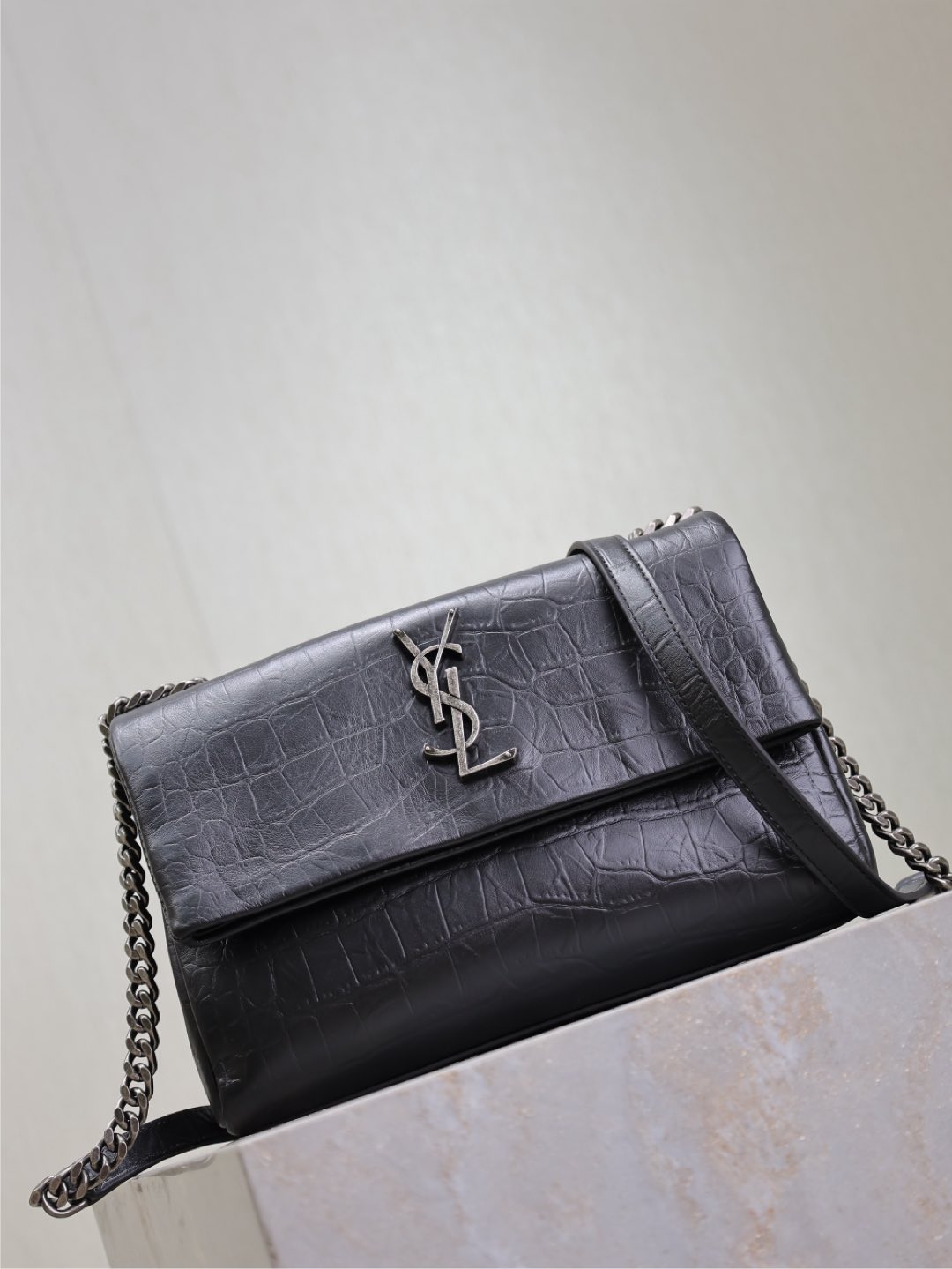 Yves Saint Laurent West Hollywood Chain Bag 738820