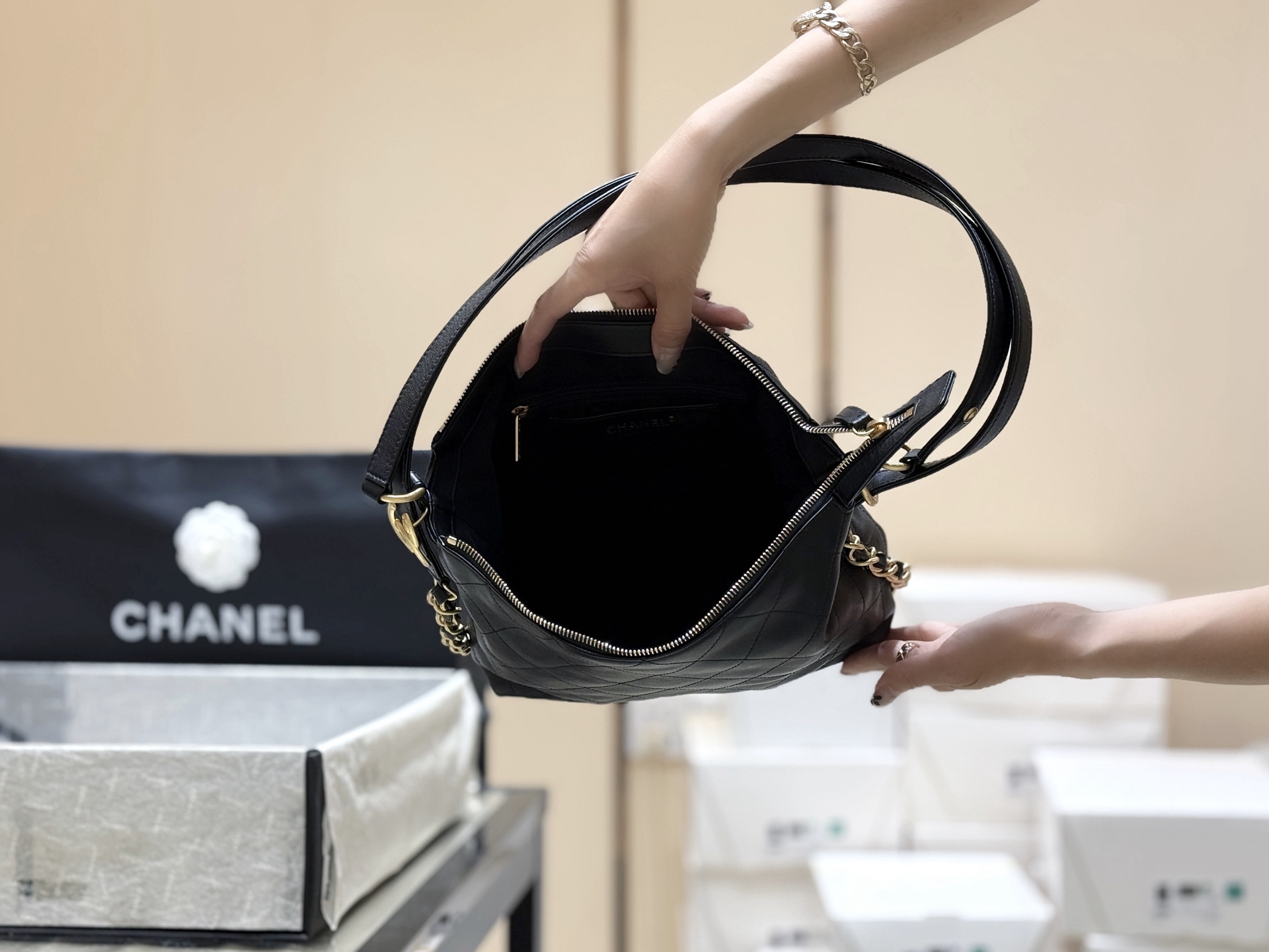 Chanel 25P Spring/Summer Preview Series Hobo Dual-Purpose Bag AS5517 00148
