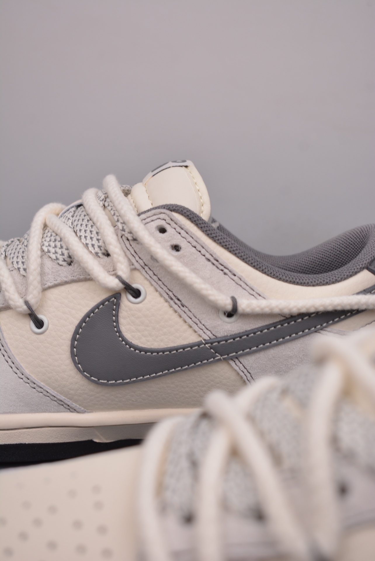 The North Face x Nike SB Dunk Low Year of the Snake off-white light gray DM6868-007