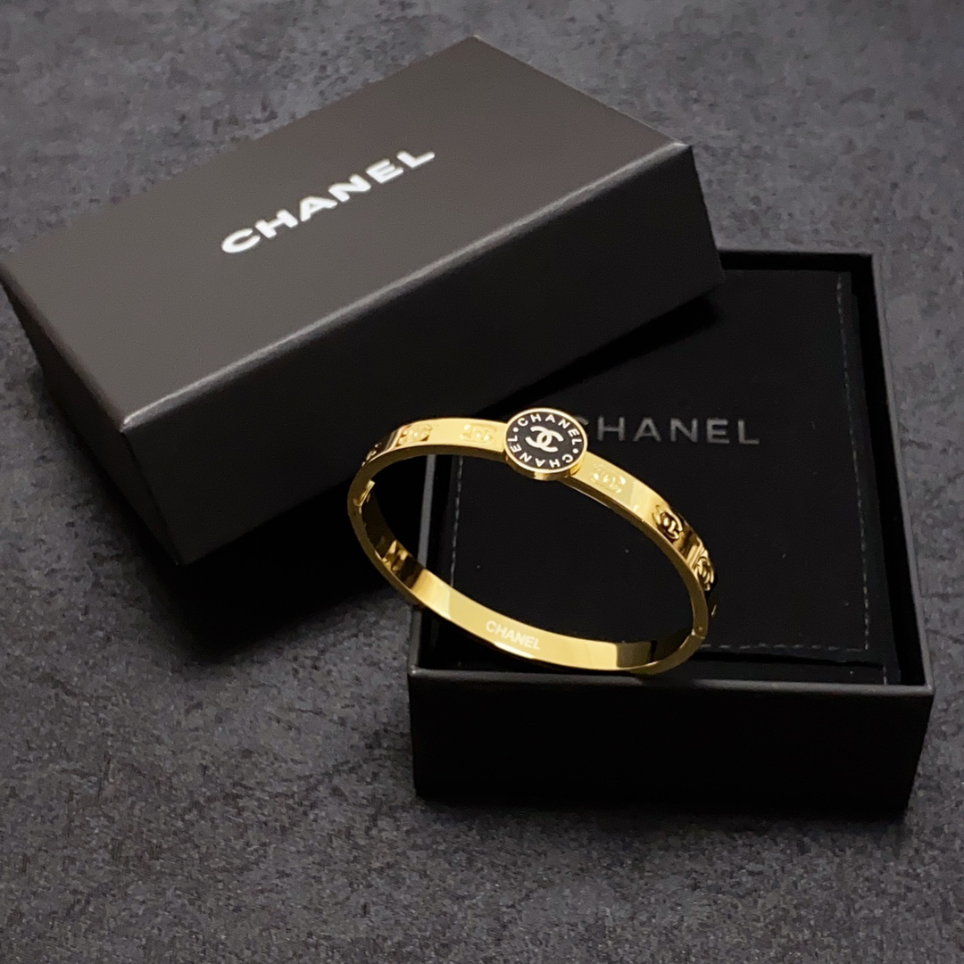 Chanel narrow engraved letter bracelet