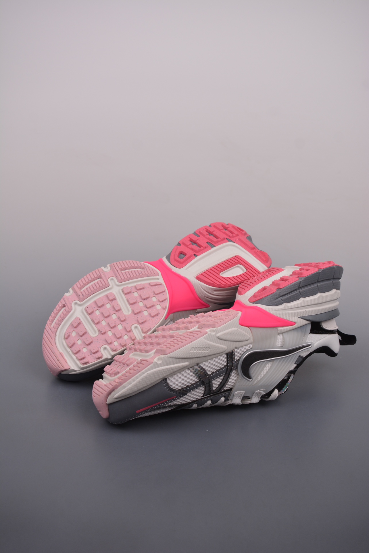 Nike Wmns V2K Runtekk LowWhite Grey Pink FZ5061-100