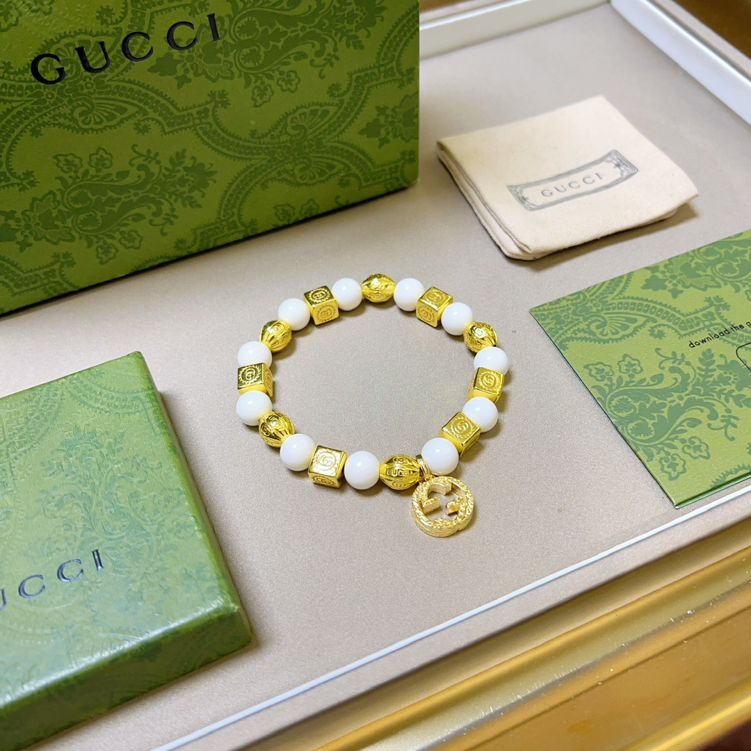 Gucci Natural White Clam Bracelet