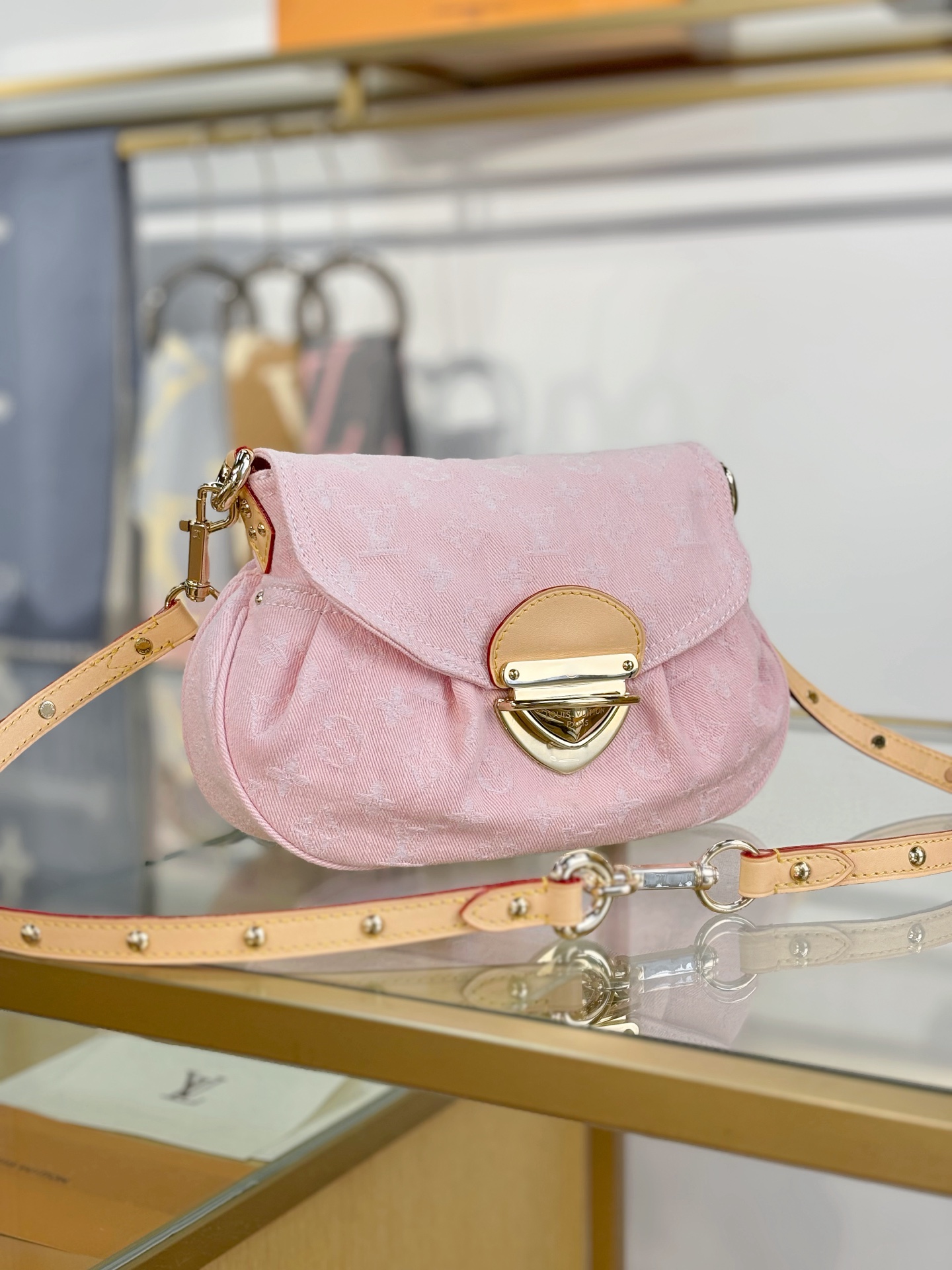 Louis Vuitton SUNSET Handbag M13347