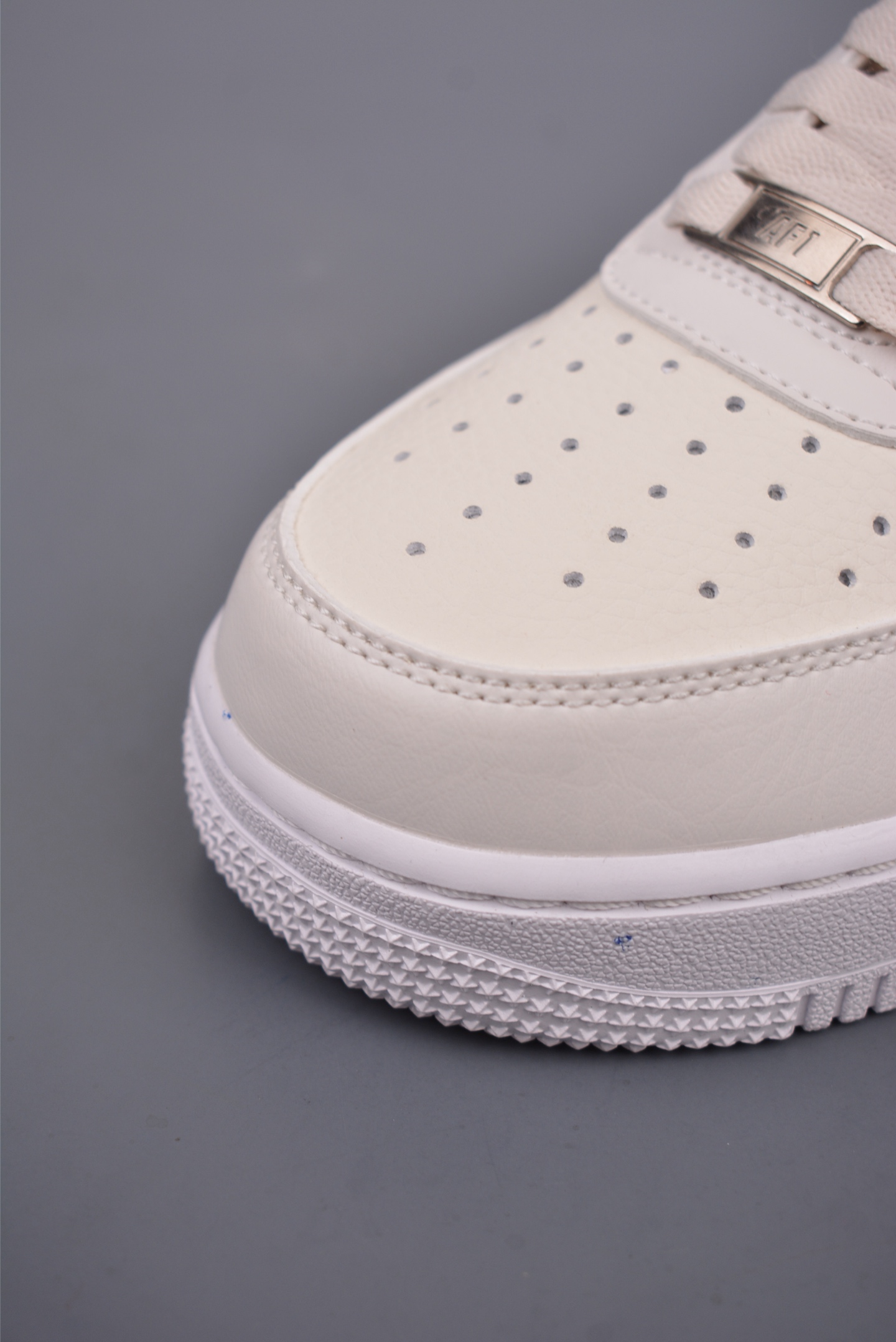 Nike Air Force 1´07 Low sports shoes off-white HQ3905-001
