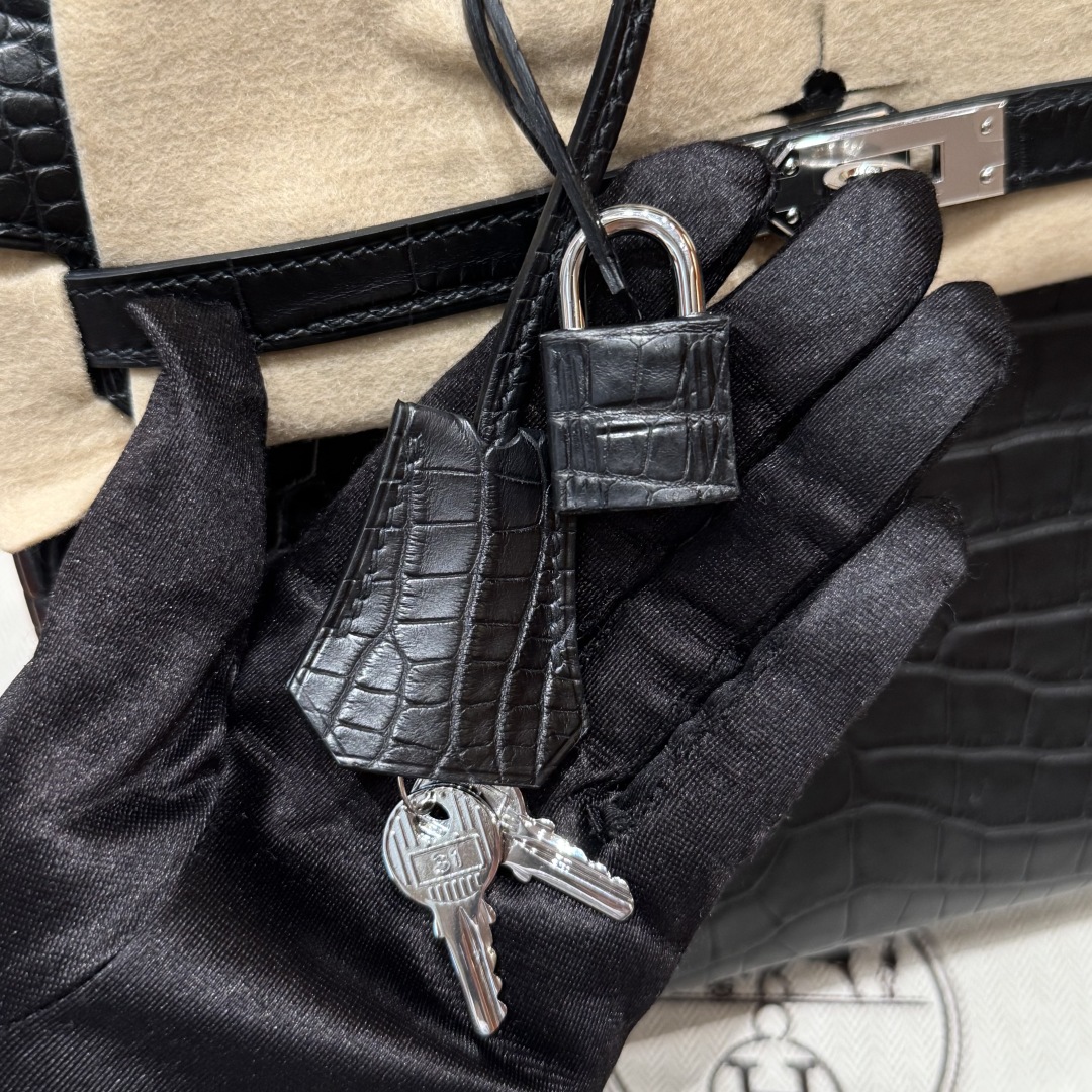 Hermes Birkin 89noir handbag (handmade to order)