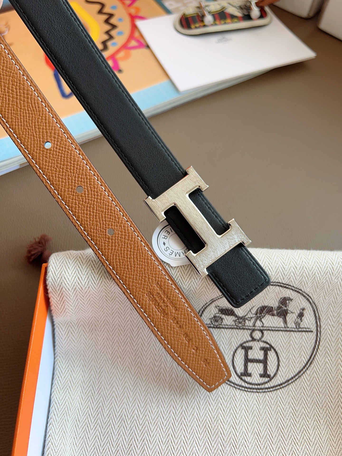Hermès 2025 New Women's Double-Sided Belt 2.4cm Width