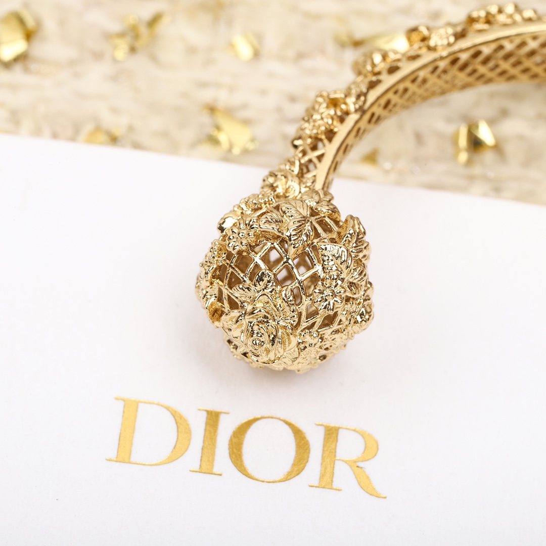 Dior hollow open bracelet