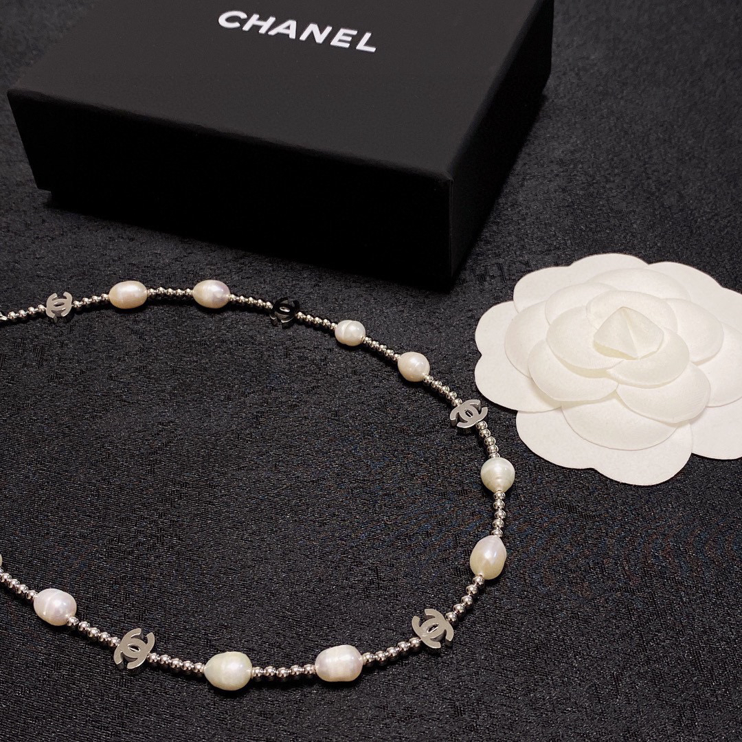 Chanel New Natural Freshwater Pearl Necklace